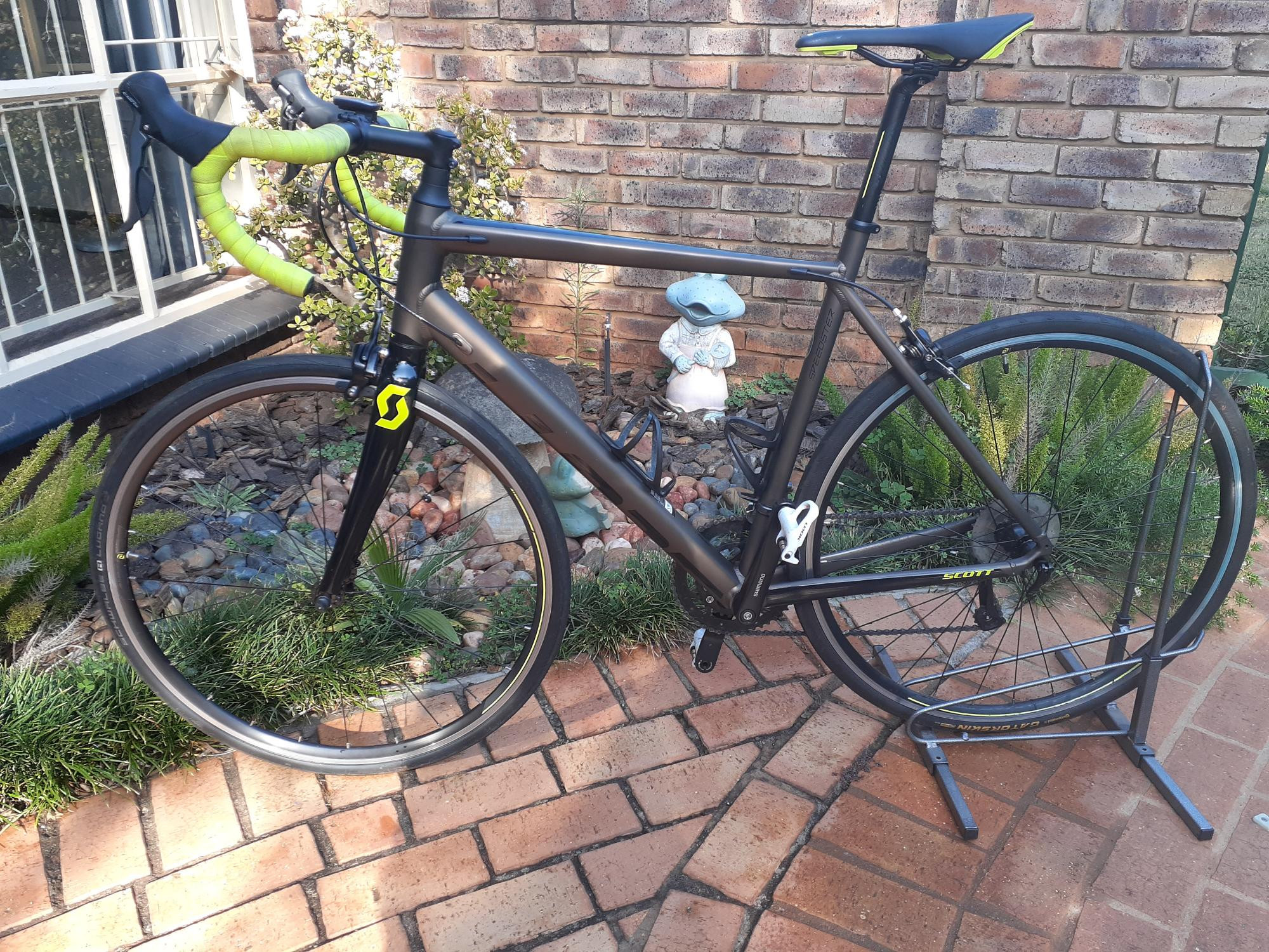 Scott Speedster 40 (56cm)*As new with accessories* Road Bikes