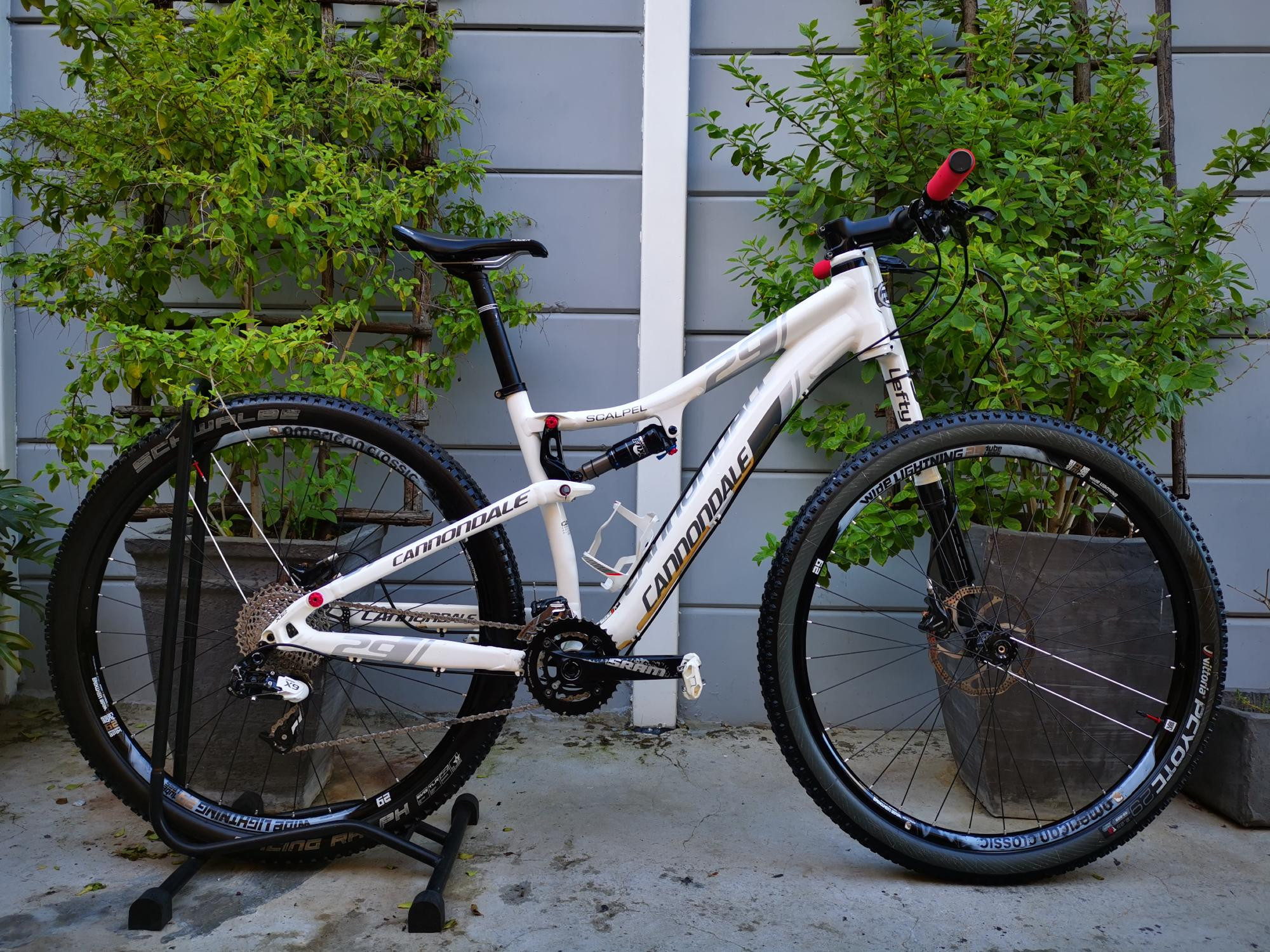 29ER CANNONDALE SCALPEL LEFTY AMERICAN CLASSIC Dual Suspension