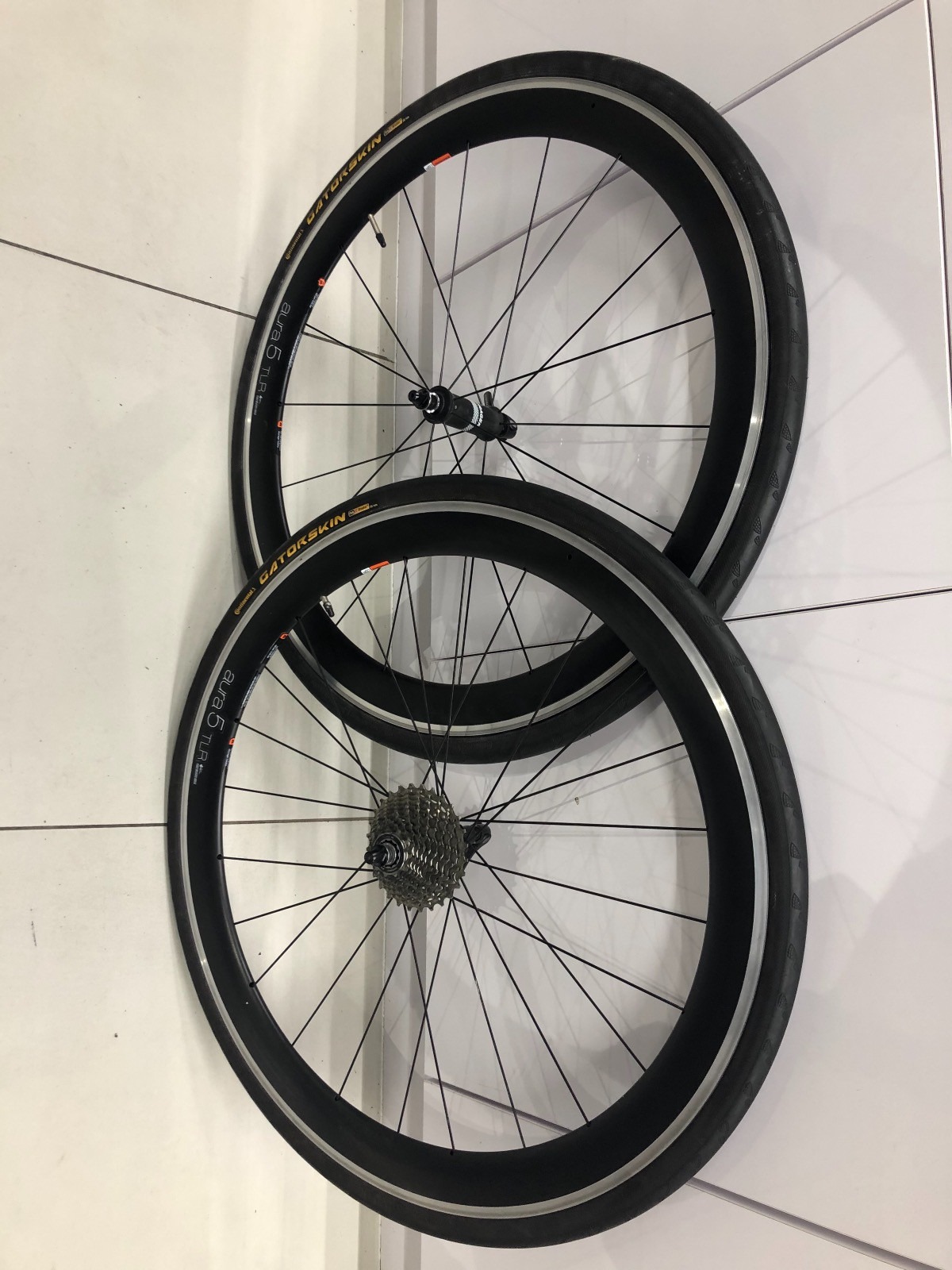 PRICE DROP - Bontrager Aura 5 TLR | Road Bike Wheels | Bike Hub