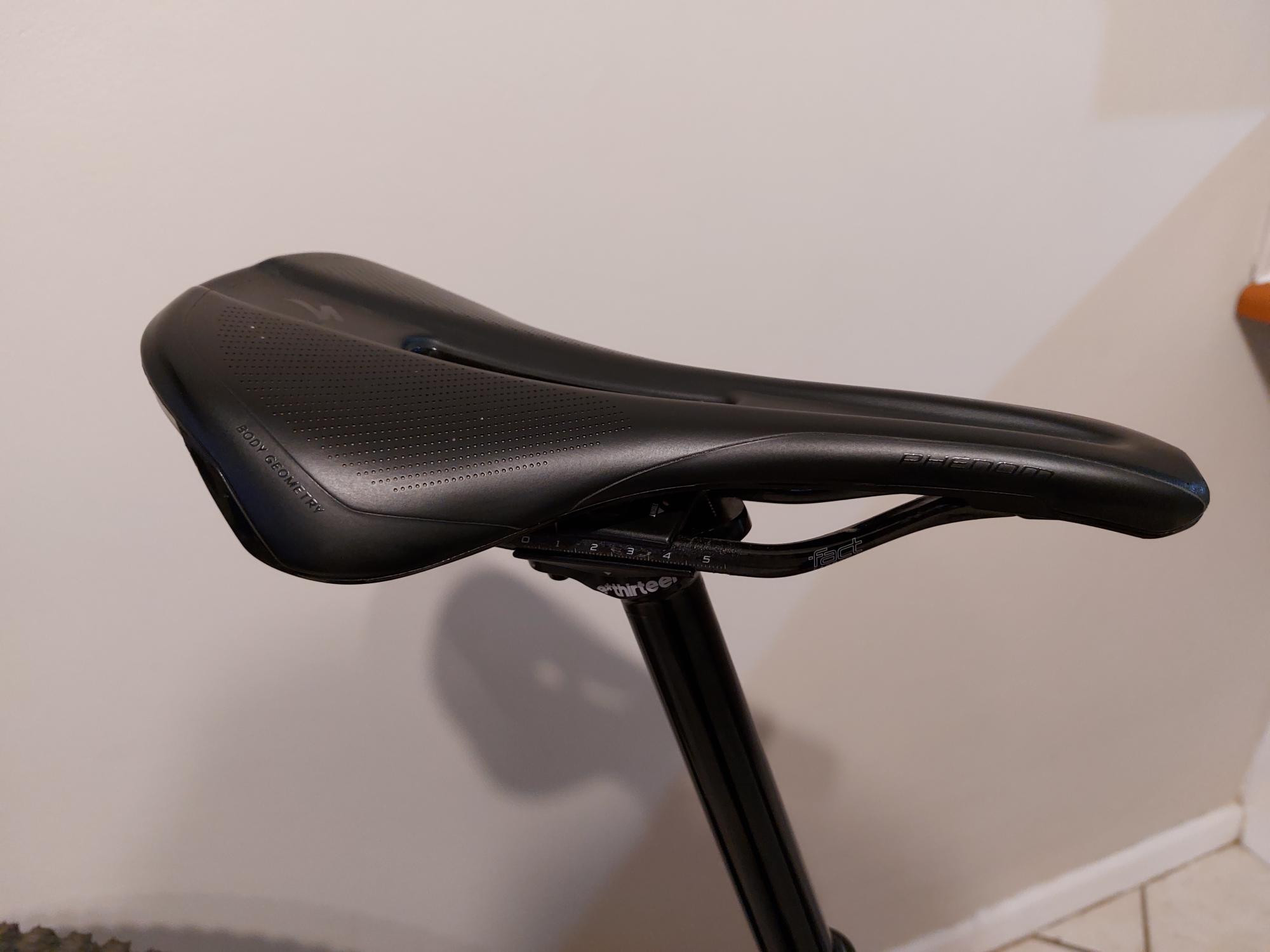 Specialized Phenom Pro 143 *carbon rails* Saddles Bike Hub