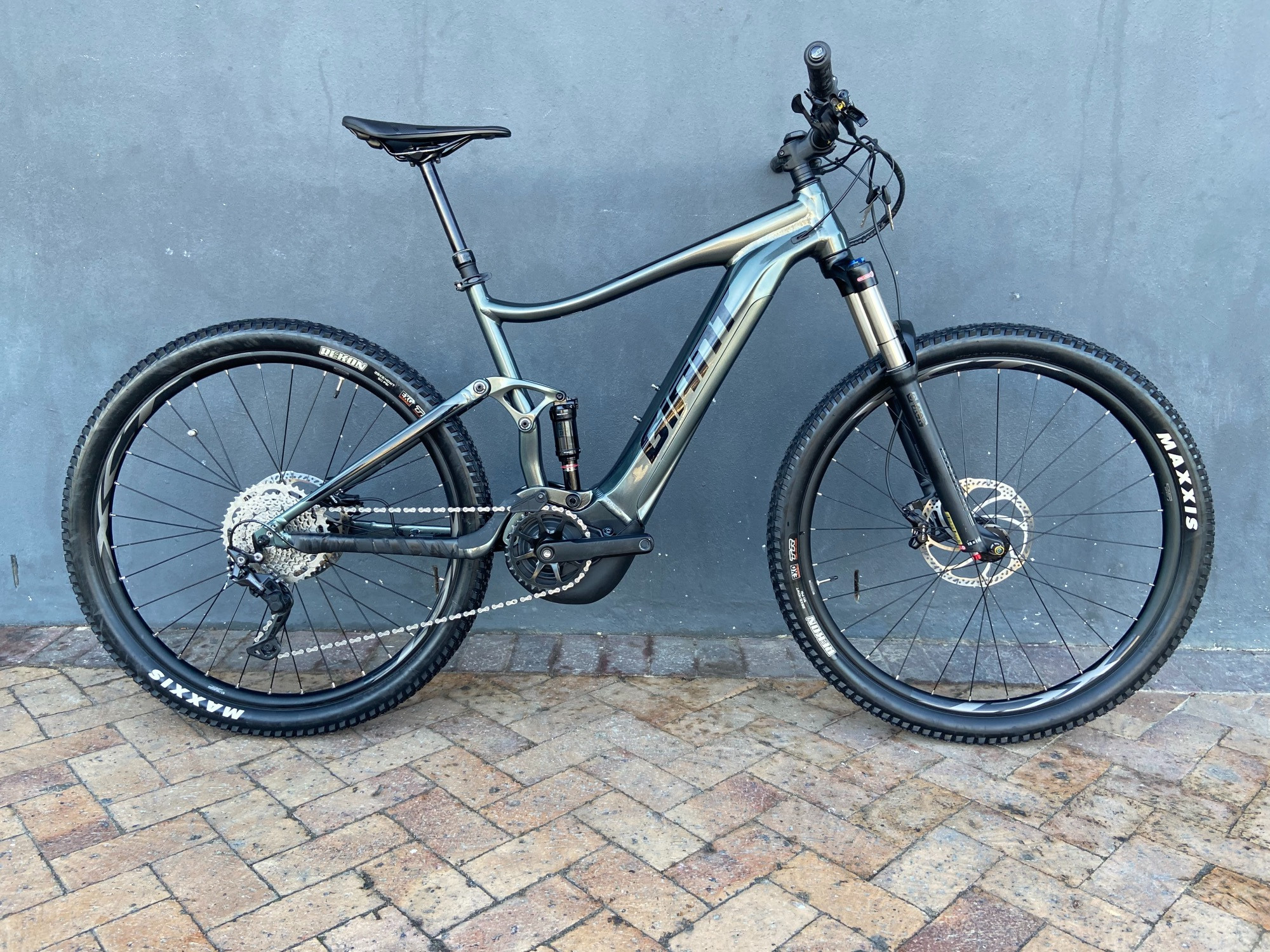 Giant Stance E+ 2021 Demo (L) Dual Suspension Mountain E-Bikes
