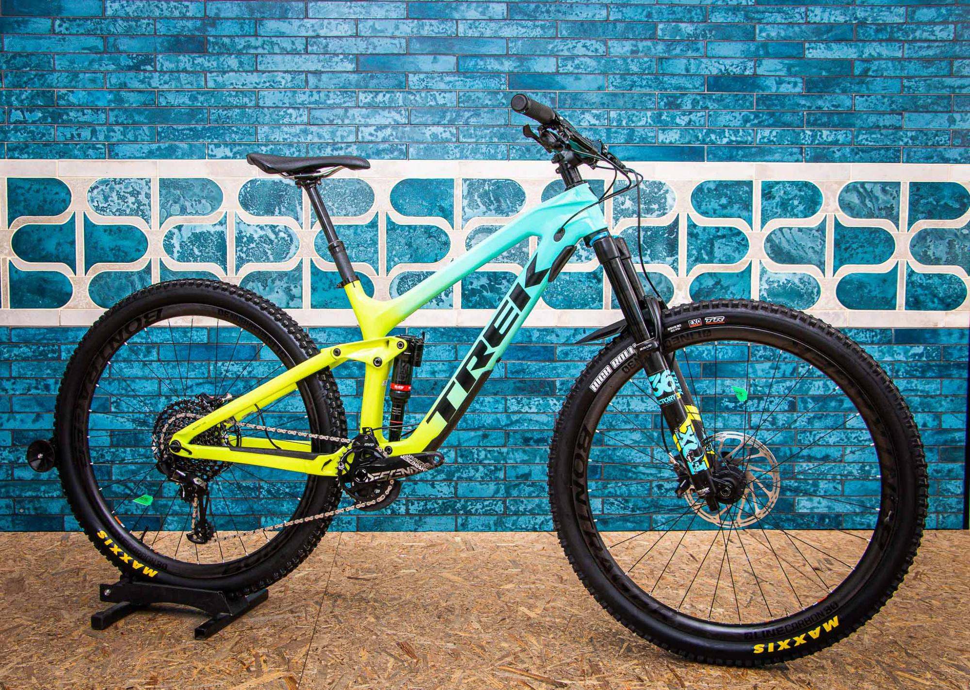 Trek Slash (M) BM5794 Dual Suspension Mountain Bikes Bike Hub