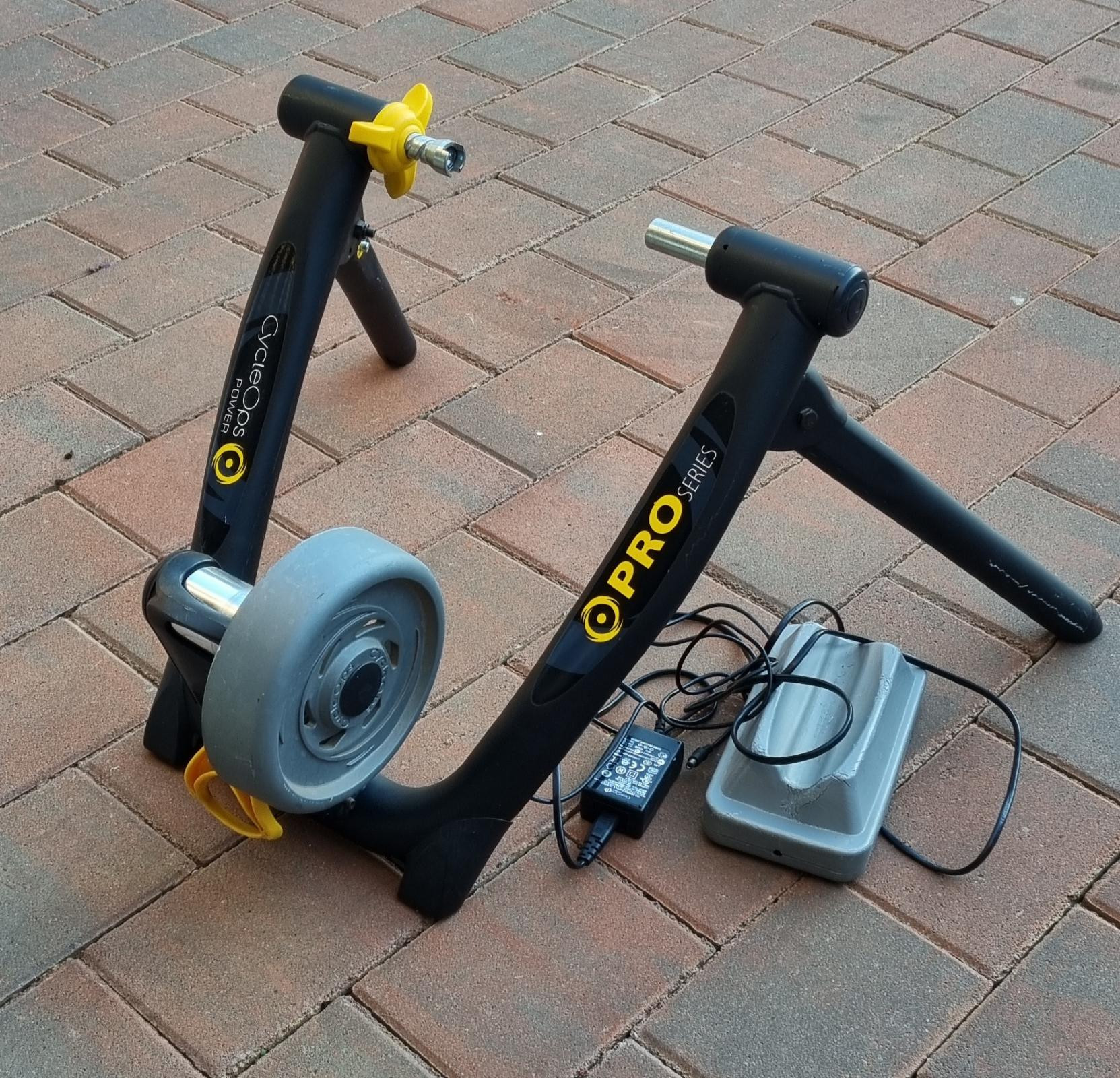 cycleops サイクルオプス サイクルトレーナー CycleOps(サイクルオプス) 家トレ Zwift対応サイクルスマートトレーナー マグナス 斜度15%⁄1500Wまで対応可能