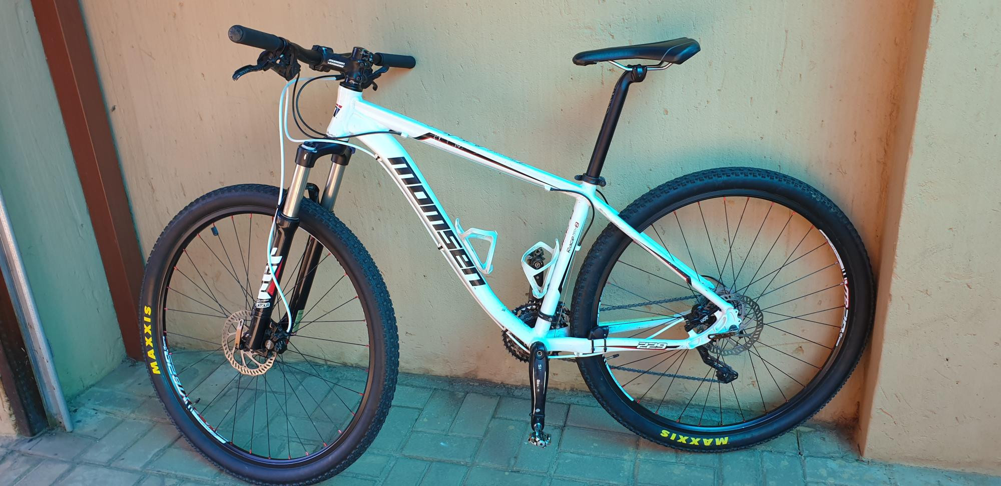 Momsen AL229 MTB 29er Medium size Hardtail Mountain Bikes Bike Hub