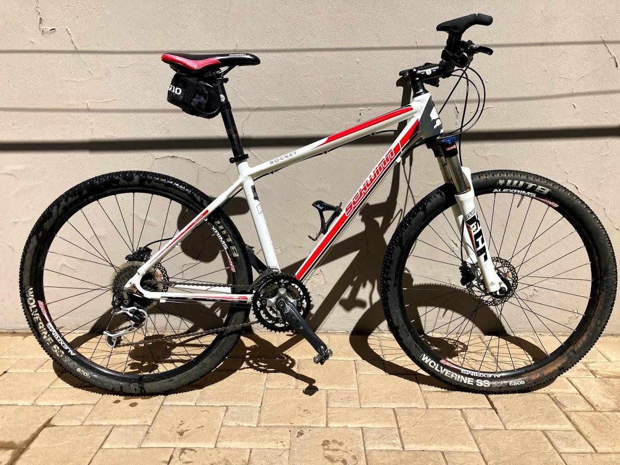 SCHWINN ROCKET 650B Hardtail Mountain Bikes Bike Hub