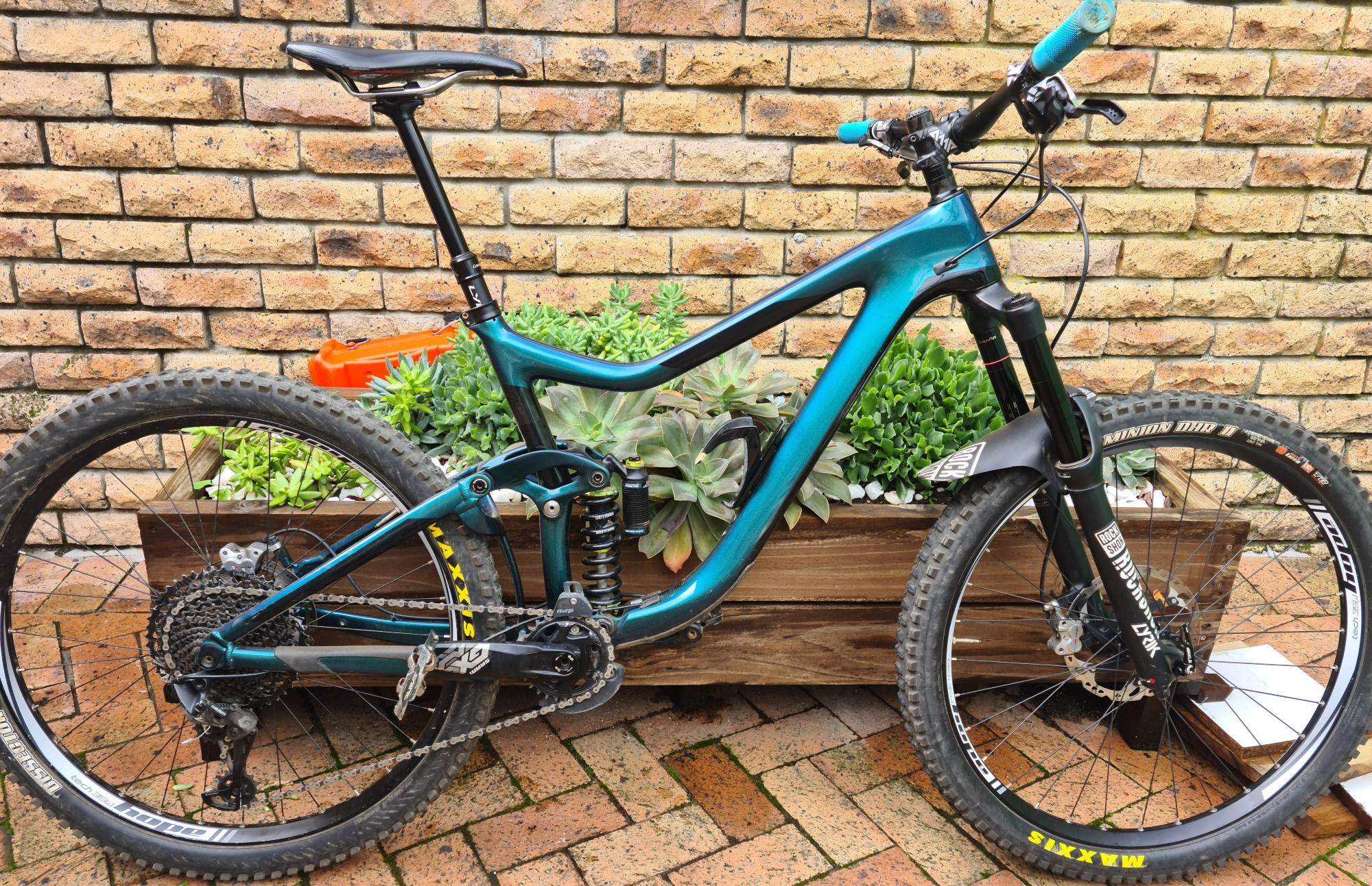 GIANT Reign フルサスMTB ダウンヒル GIANT Reign Advanced 1 V2 in our big 2024 enduro comparison test