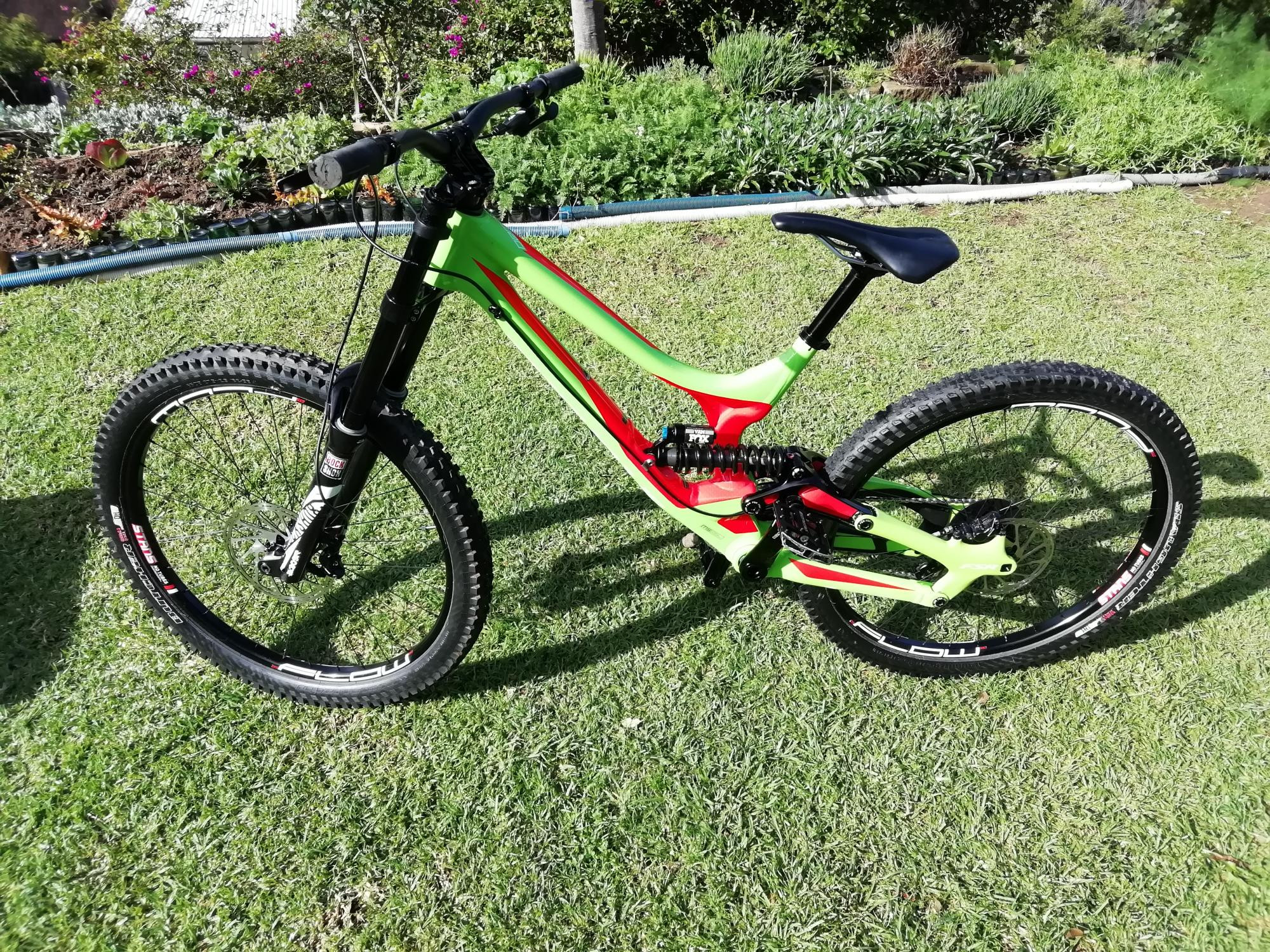 Specialized Demo 8 | Downhill Bikes | Bike Hub