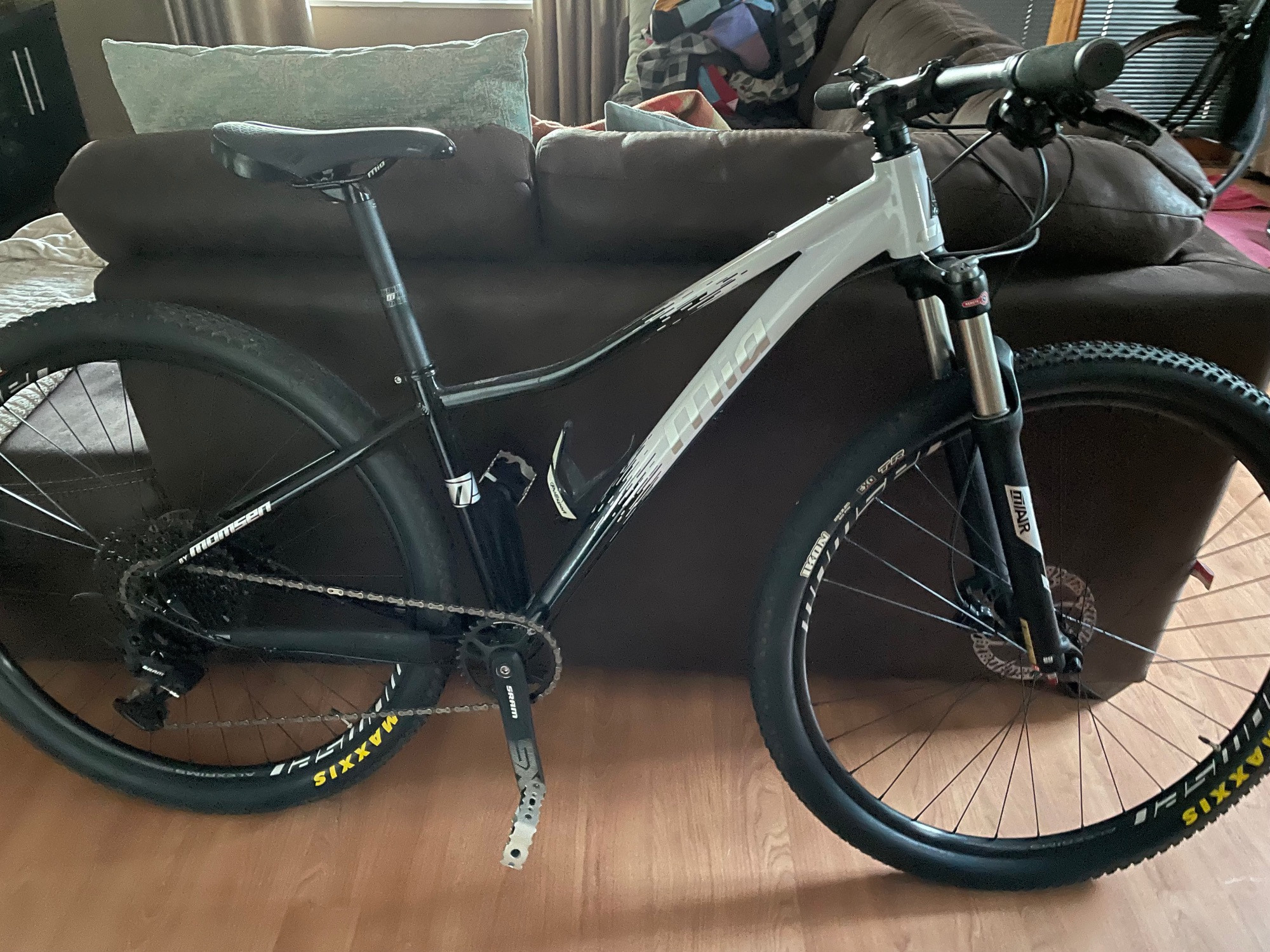 Momsen Mia ML 329 (Small) | Hardtail Mountain Bikes | Bike Hub