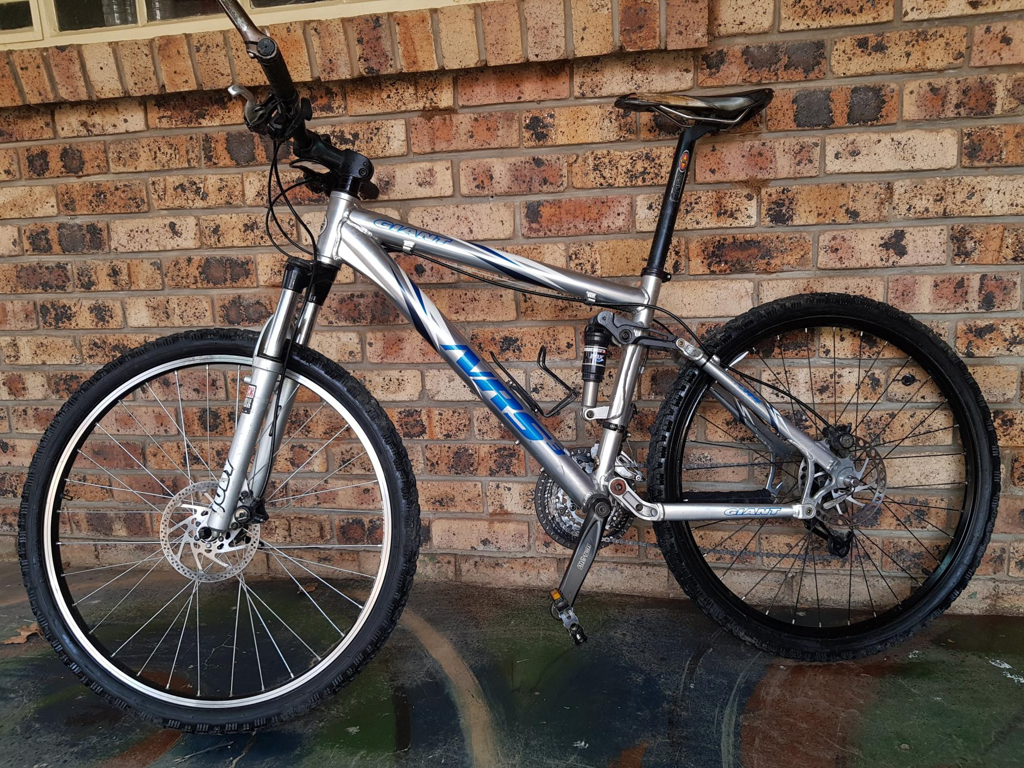 Giant NRS3 Dual Suspension Mountain Bikes Bike Hub