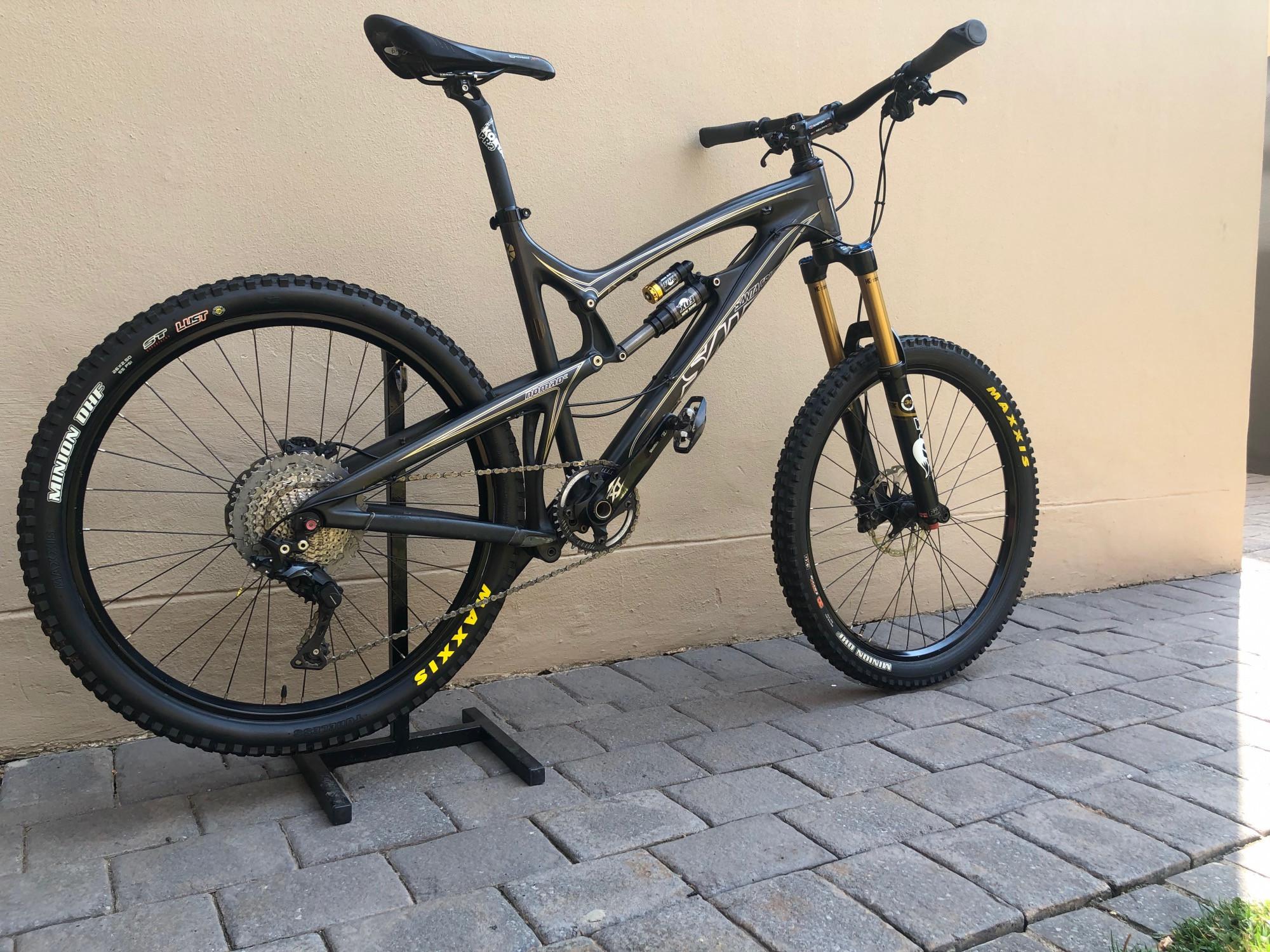 Bicycles Santa Cruz Nomad Carbon 2012 Mountain Bikes 2012