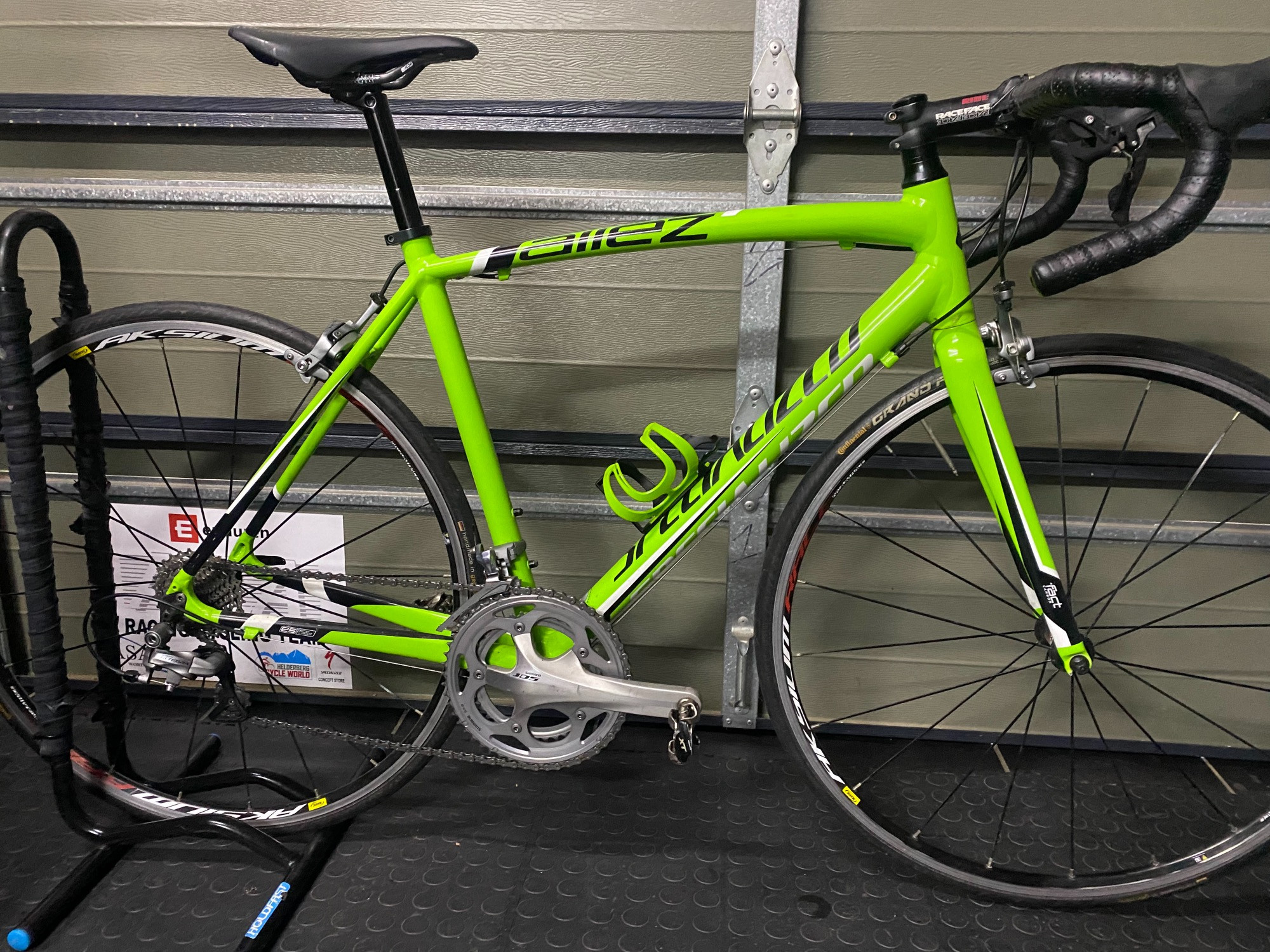 Specialized allez sport Road Bikes Bike Hub