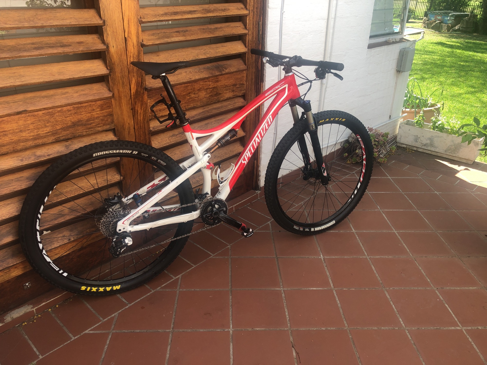 Specialized Epic Expert Carbon 2012 Specialized Epic Comp Large