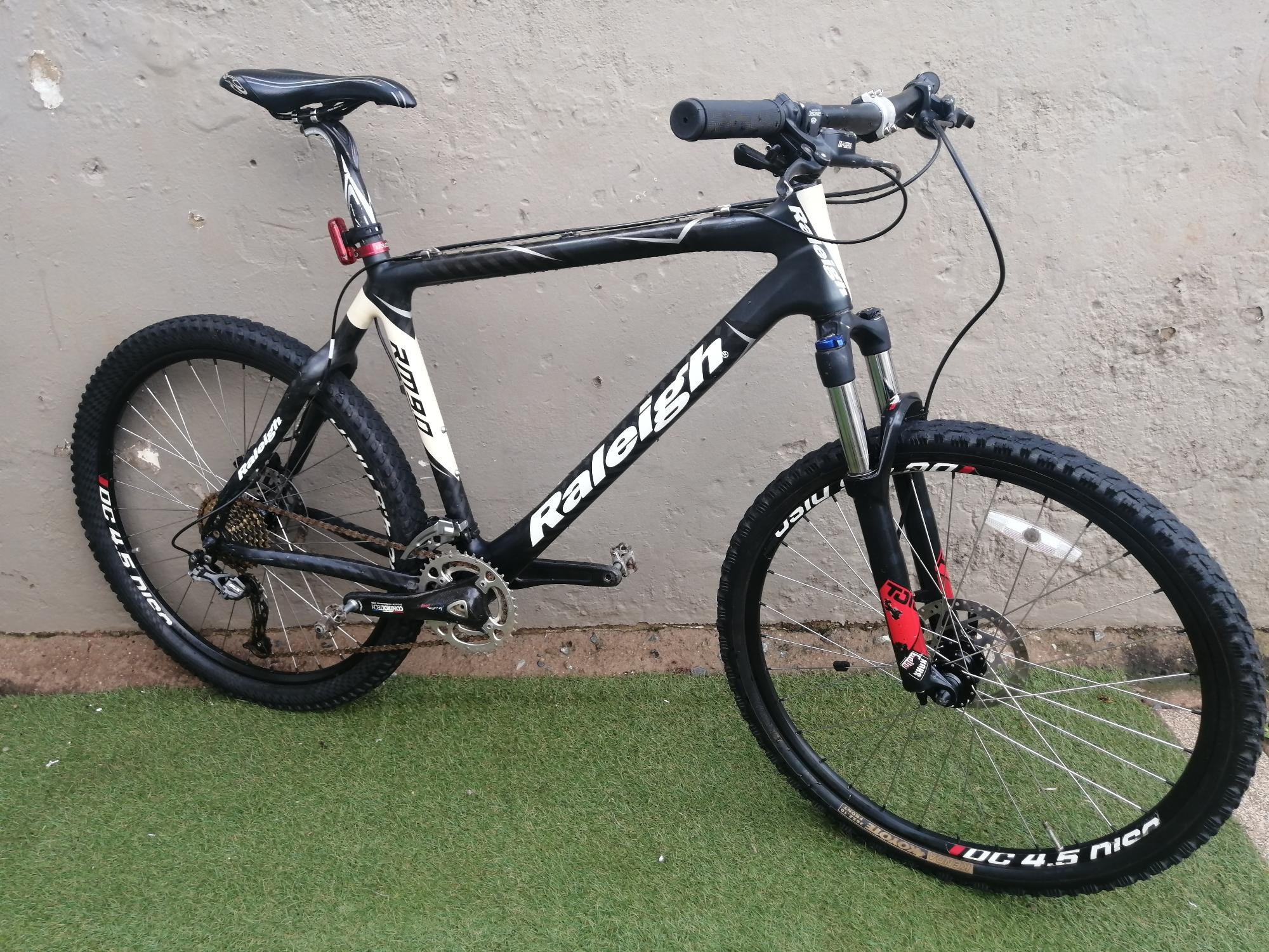 Raleigh RM9 0 Carbon L Hardtail Mountain Bikes Bike Hub Raleigh RM9 0 Carbon L Hardtail Mountain Bikes Bike Hub