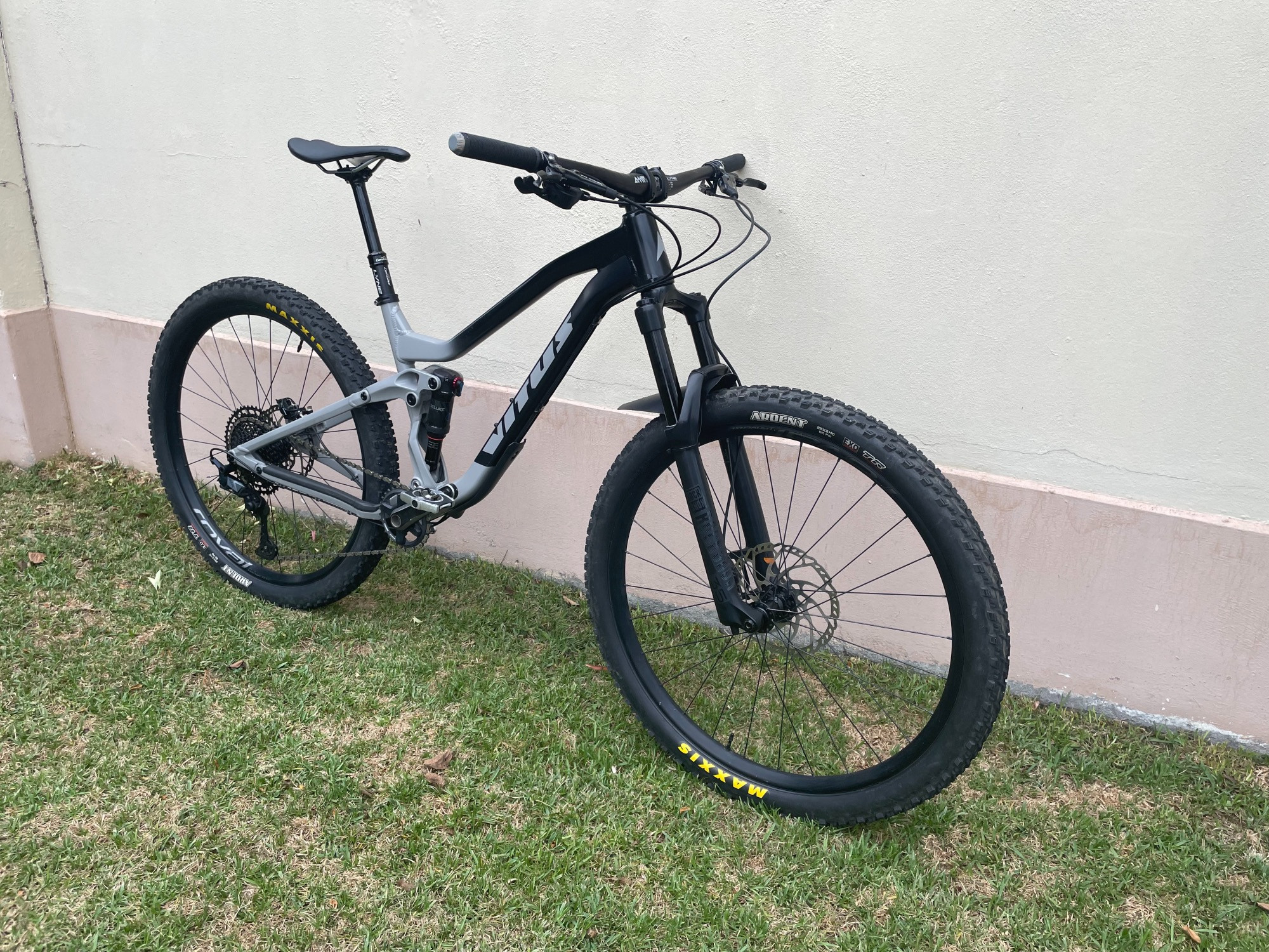 Full Suspension 2020 Vitus Escarpe Vitus Escarpe 29 VRX Review