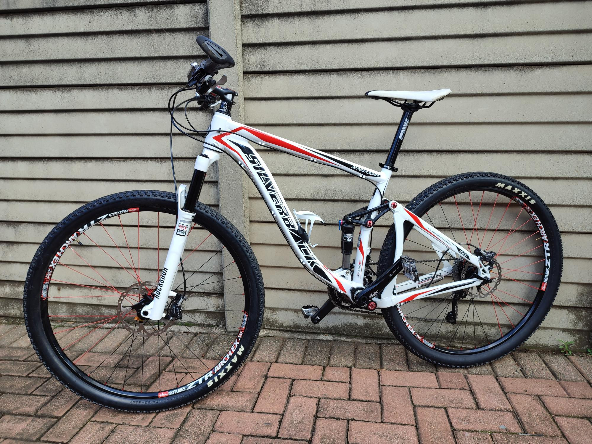 Mountain Bike Silverback 29er Softail Dual Suspension Mountain