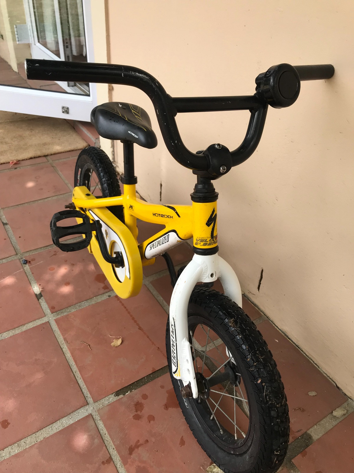 Specialized Hotrock 12 inch | Kids Bikes | Bike Hub
