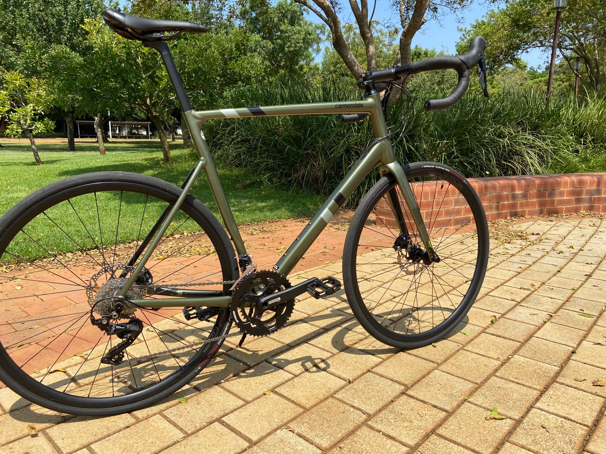 Carbon Cannondale Caad 13 Forum Cannondale CAAD13 105 Disc Road