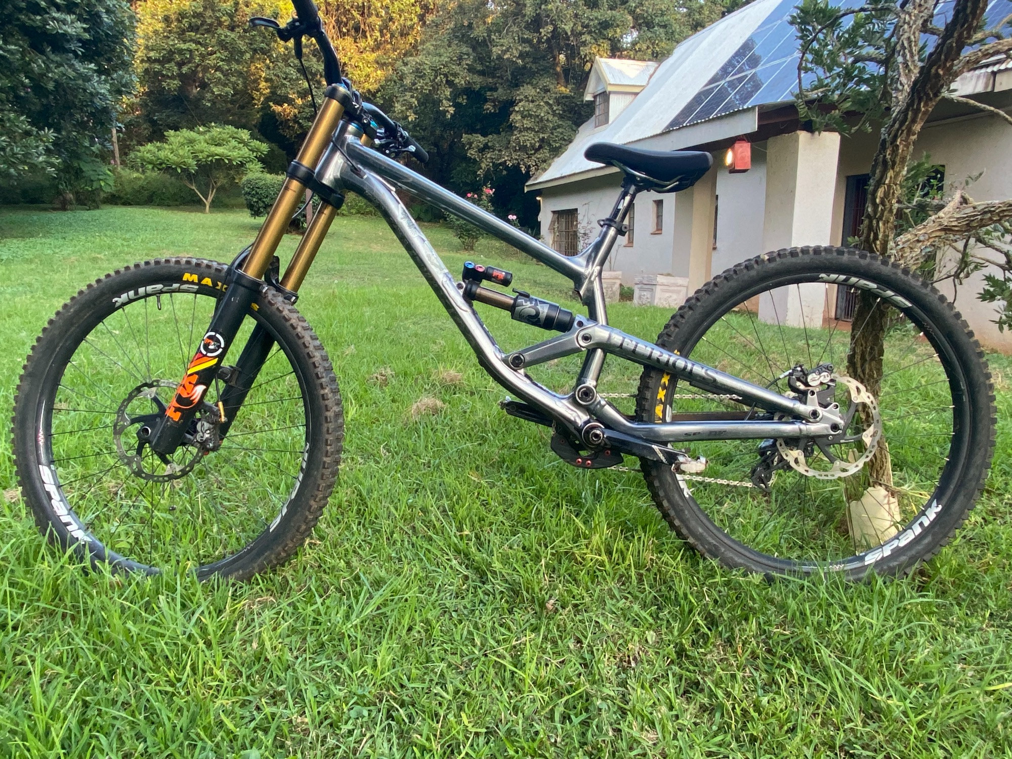 Mountain Bikes Commencal Furious For Sale Downhill 2020 Commencal Furious  Downhill Bike Commencal On Sale