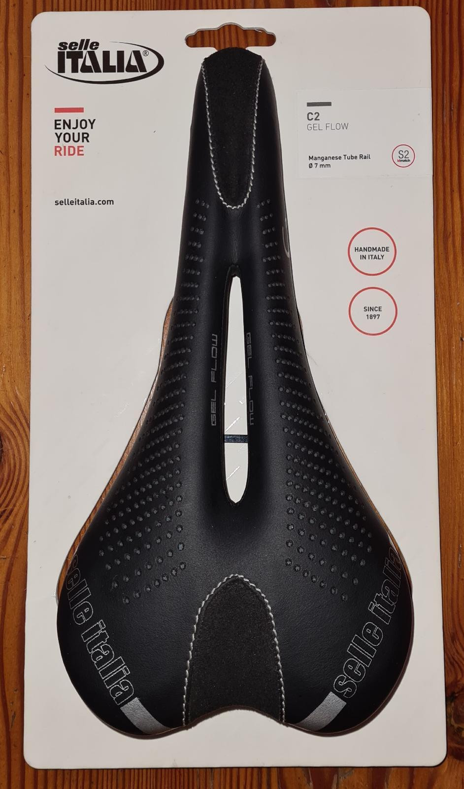 Selle Italia C2 gel flow Saddle | Bike Hub