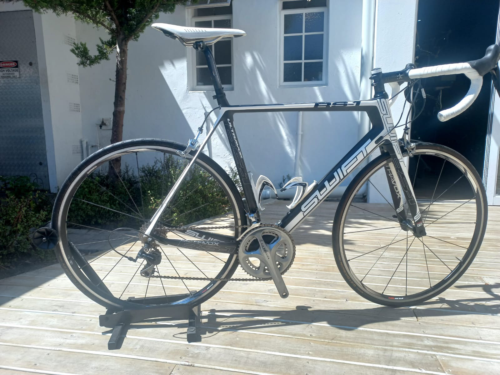 Swift Ultravox RS1 Full Carbon Size Large Road Bikes Bike Hub