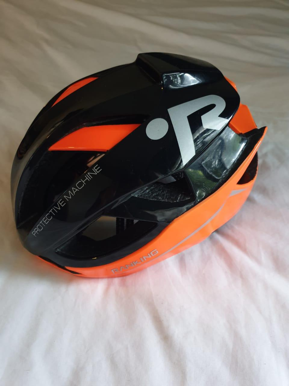 RANKING R1 S/M *PRICE DROP Helmets Bike Hub