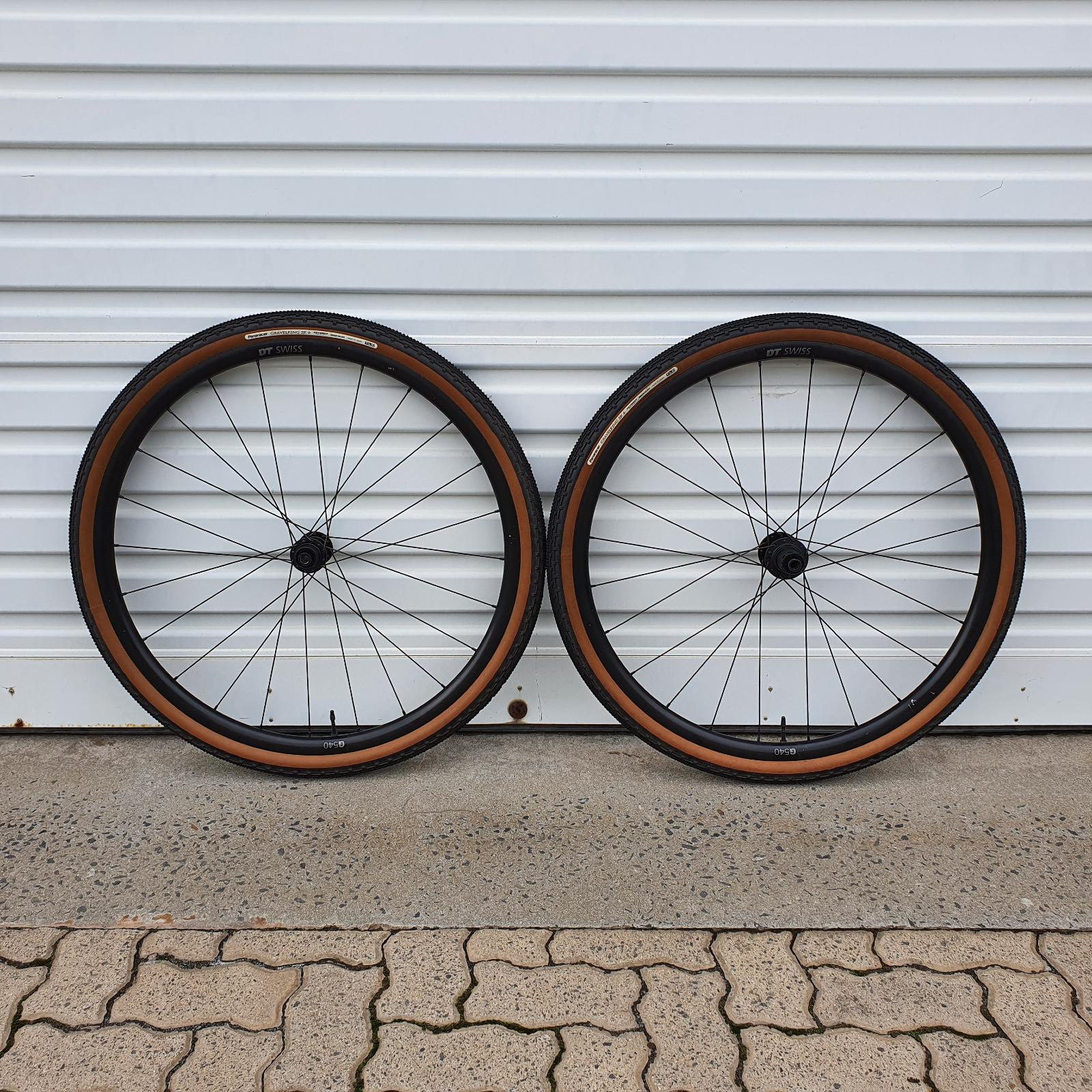 DT Swiss G540 + GravelKing SK+ 700x43 | Gravel Bike Wheels | Bike Hub