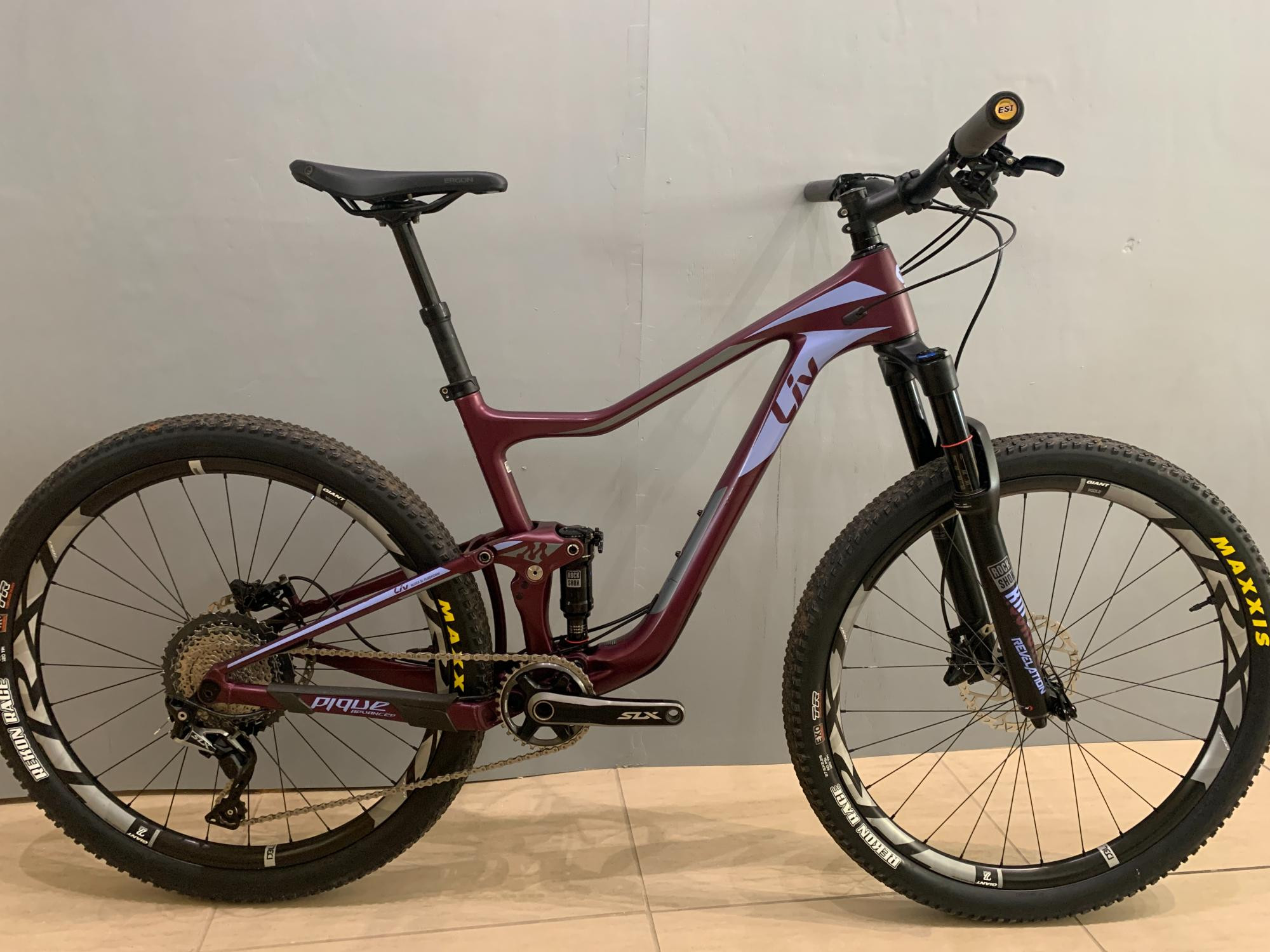 2018 Giant Liv Pique Advanced Dual Suspension Mountain Bikes