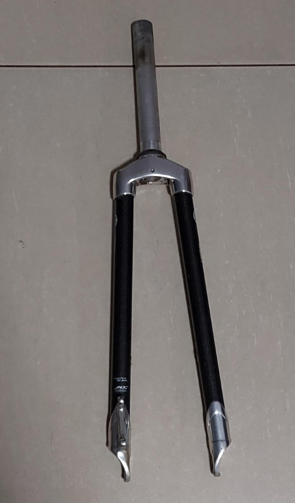 Switchblade Bontrager Carbon Fork Custom Wheel 26