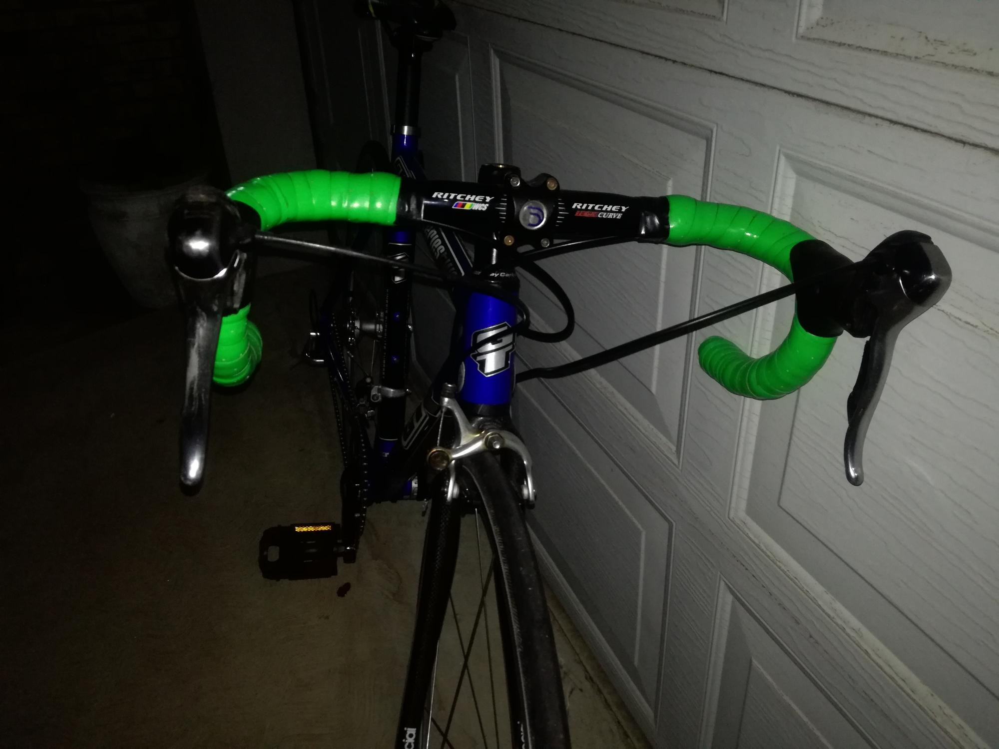 GT Series Two Road Bike Road Bikes Bike Hub