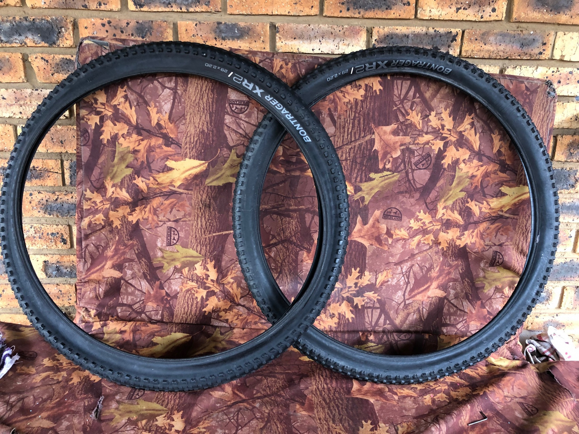 Bontrager XR2 Mountain Bike Tyres Bike Hub