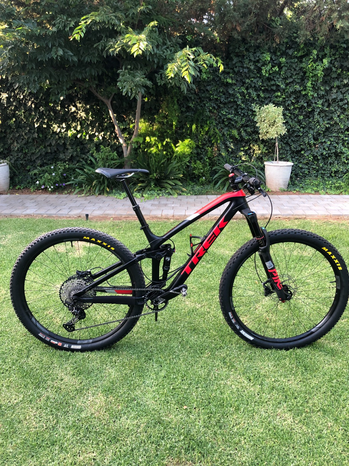 Fuel Ex 9.7 carbon Bike Hub