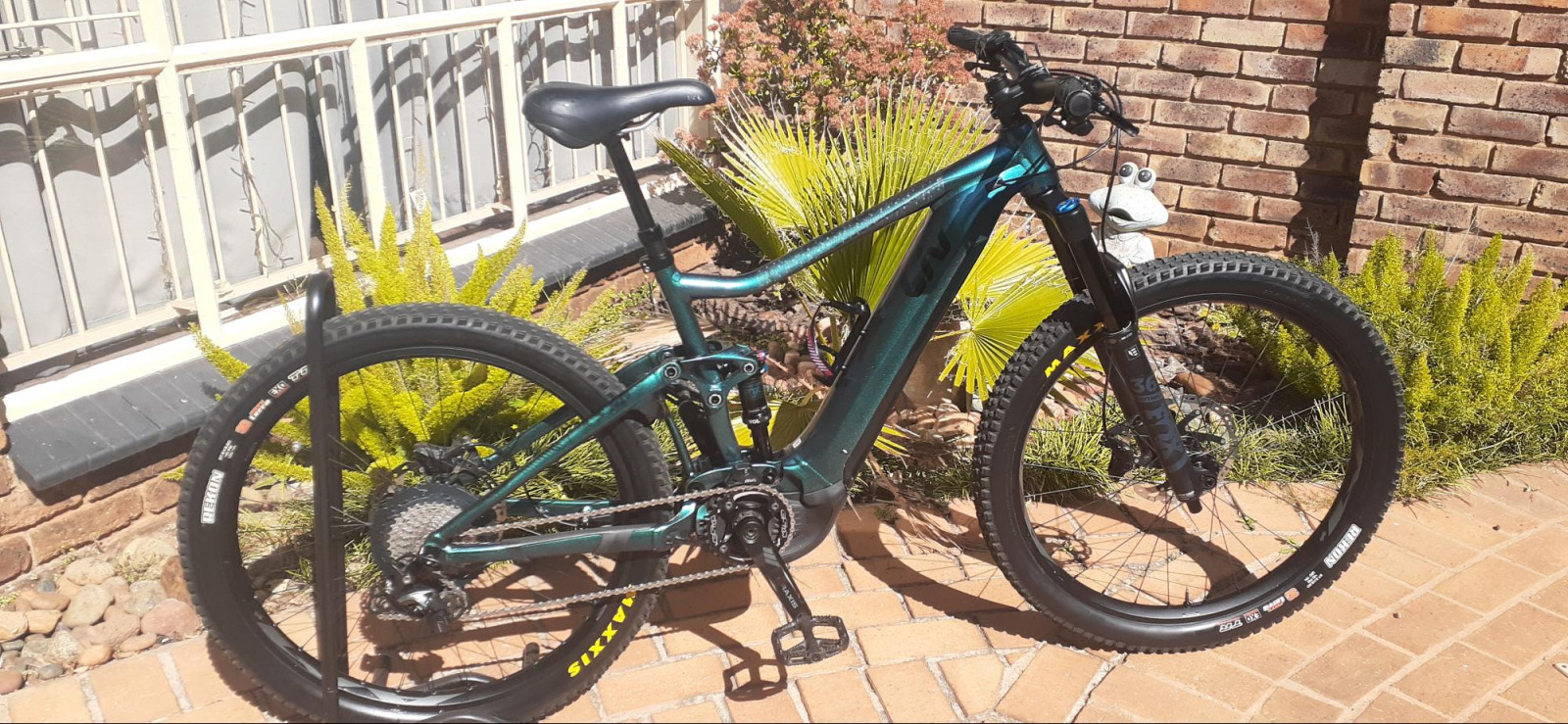 2019 Giant Liv Intrigue E+ 1 Pro (Medium) | Dual Suspension Mountain E ...