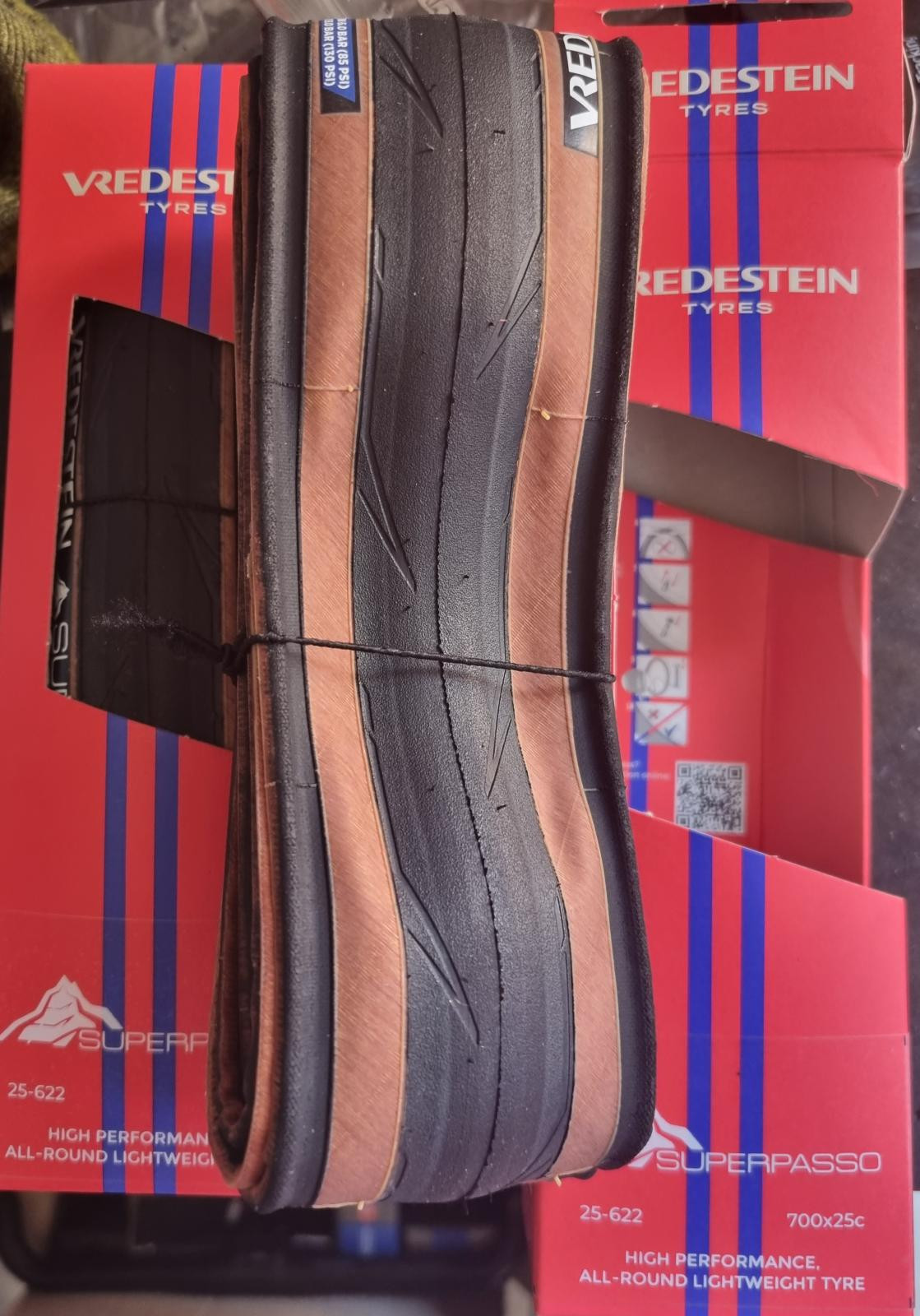 vredestein road bike tyres