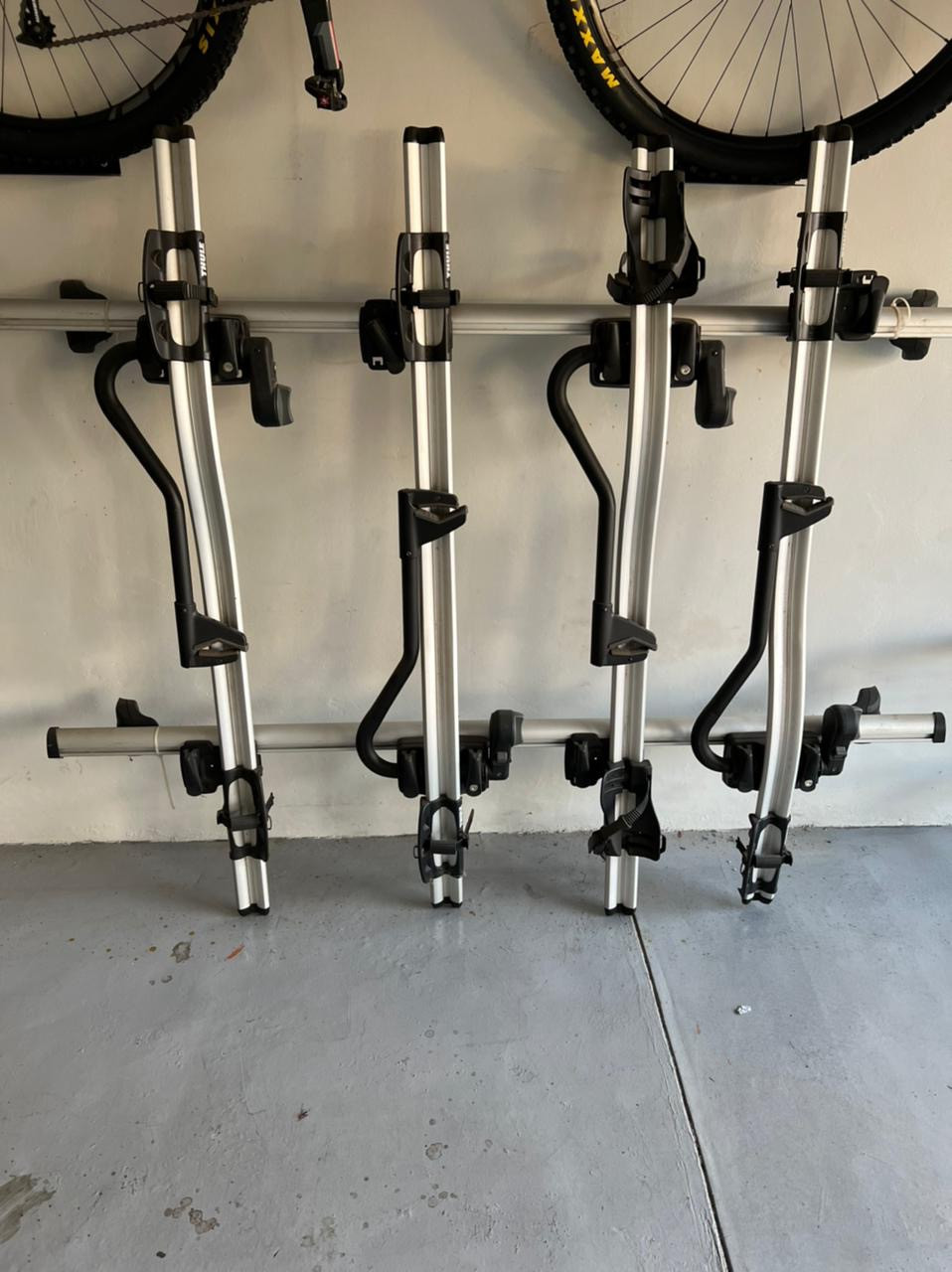 Thule bike rack roof/bakkie Bike Hub