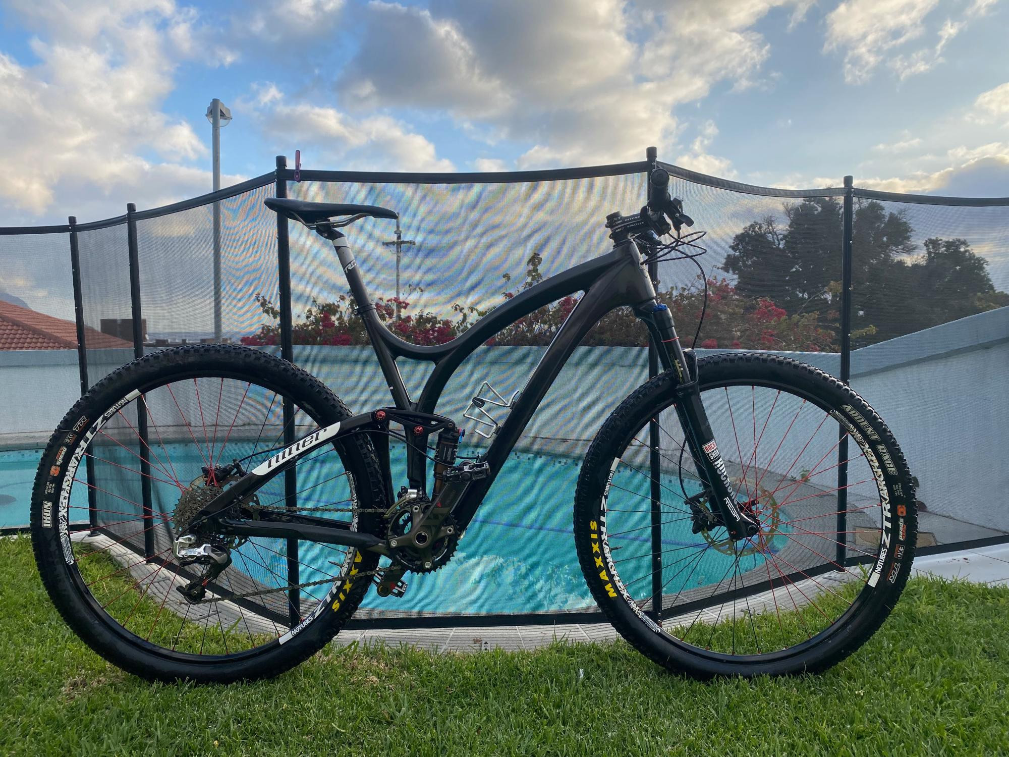 Niner Jet9 RDO Dual suspension full carbon 29er | Dual Suspension ...