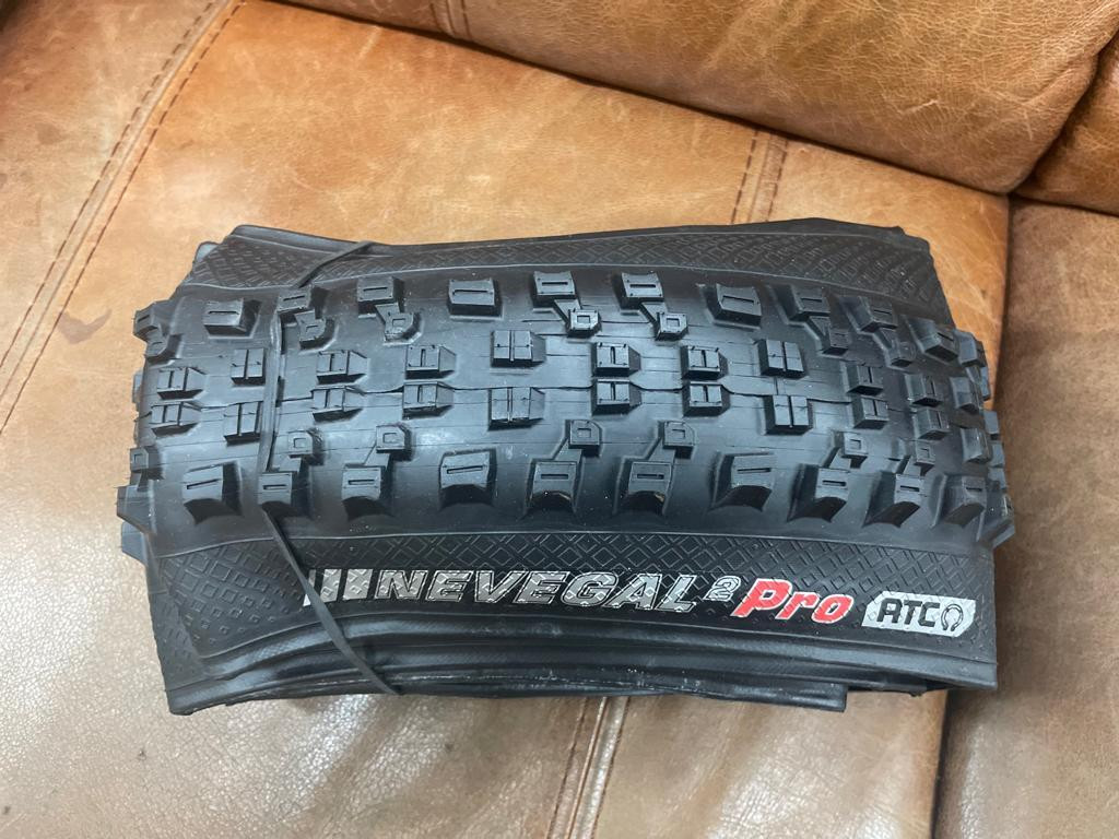 Kenda Nevegal 2 Pro 29x2.4 Tubeless Tire