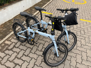 2) Two Giant Momentum PakAway Commuter Bikes Bike Hub