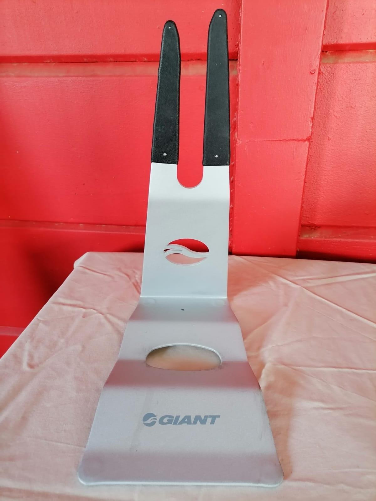 giant bike stand