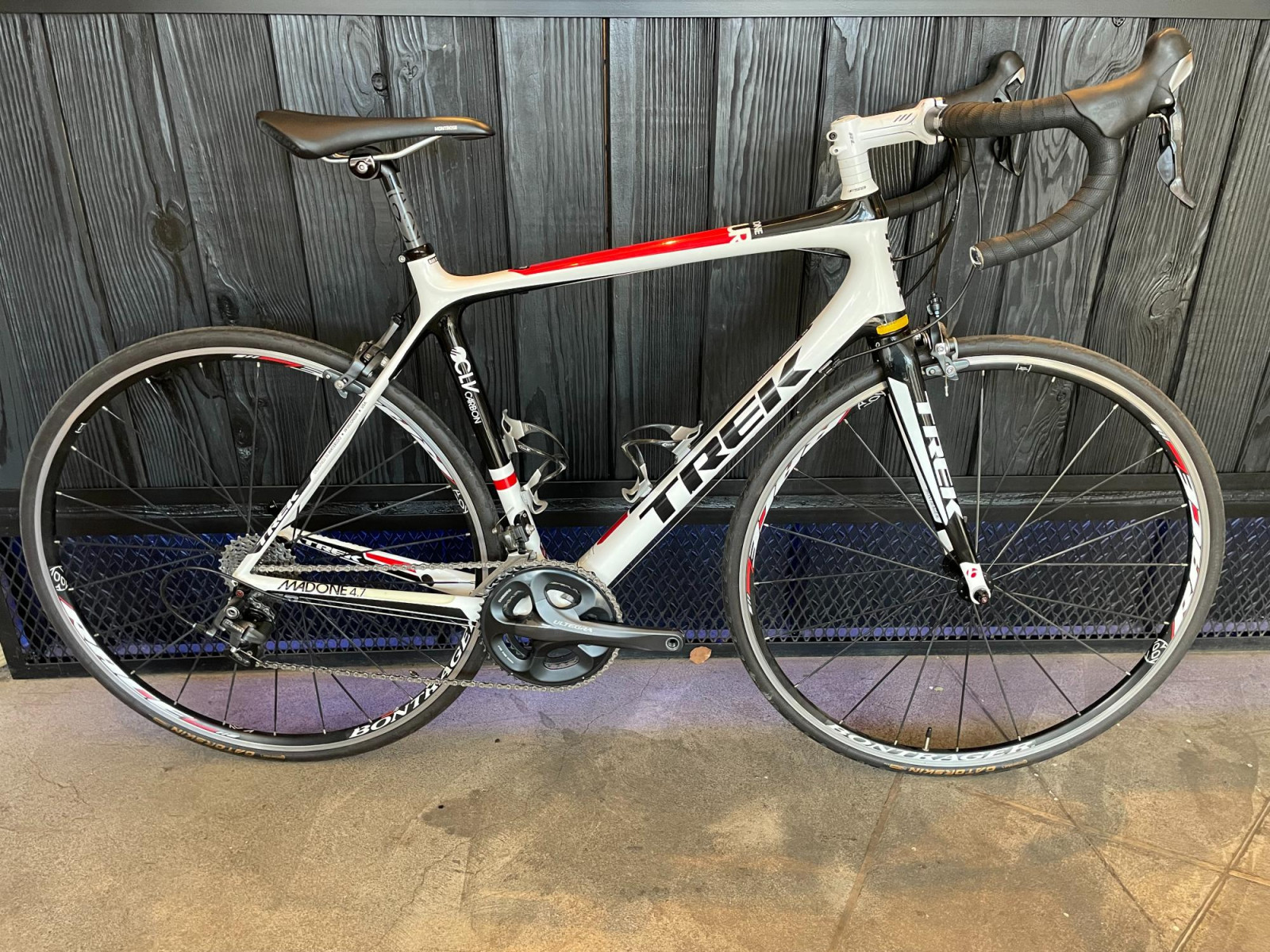 Trek Madone 4.7 Ultegra | Road Bikes | Bike Hub