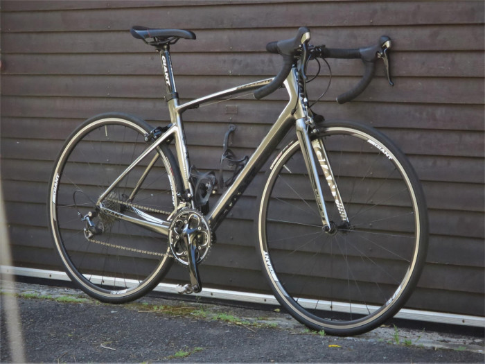 PRICE Medium Carbon 2014 Giant Defy Road Bikes Bike Hub