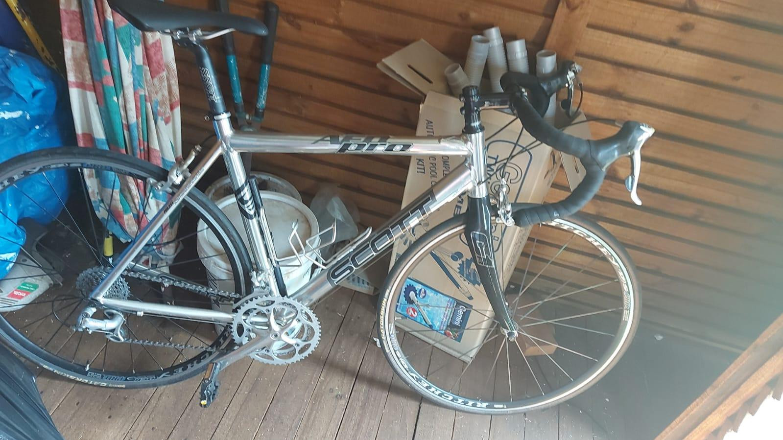 Scott AED PRO | Road Bikes | Bike Hub