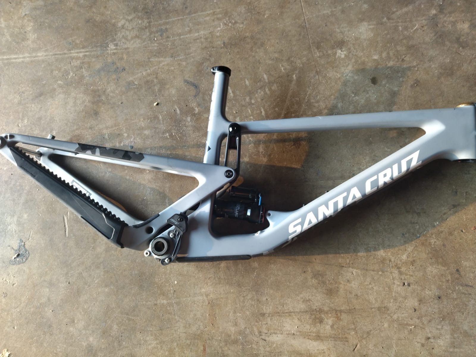 XL Santa Cruz Hightower Frameset Dual Suspension Mountain Bike Frames xl-santa-cruz-hightower-frameset-dual-suspension-mountain-bike-frames