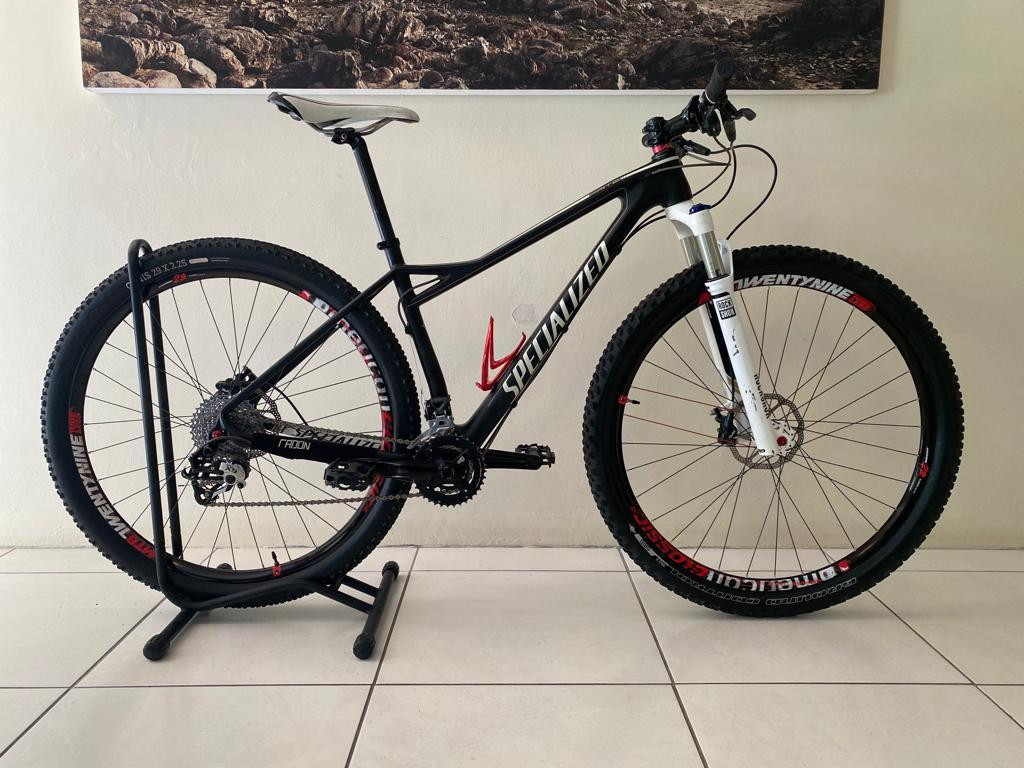Specialized Fate Comp Carbon 29 (S) Hardtail Mountain Bikes