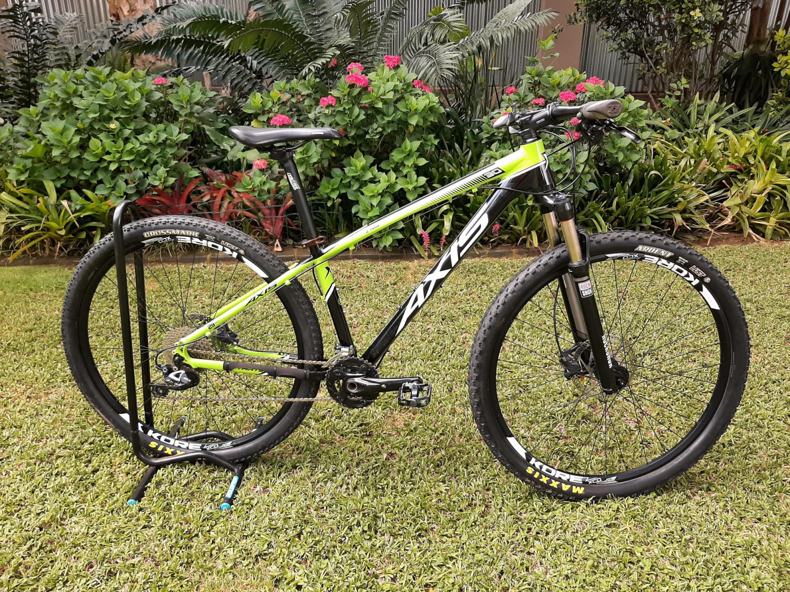 2018 Axis Thirty Hardtail Mountain Bikes Bike Hub