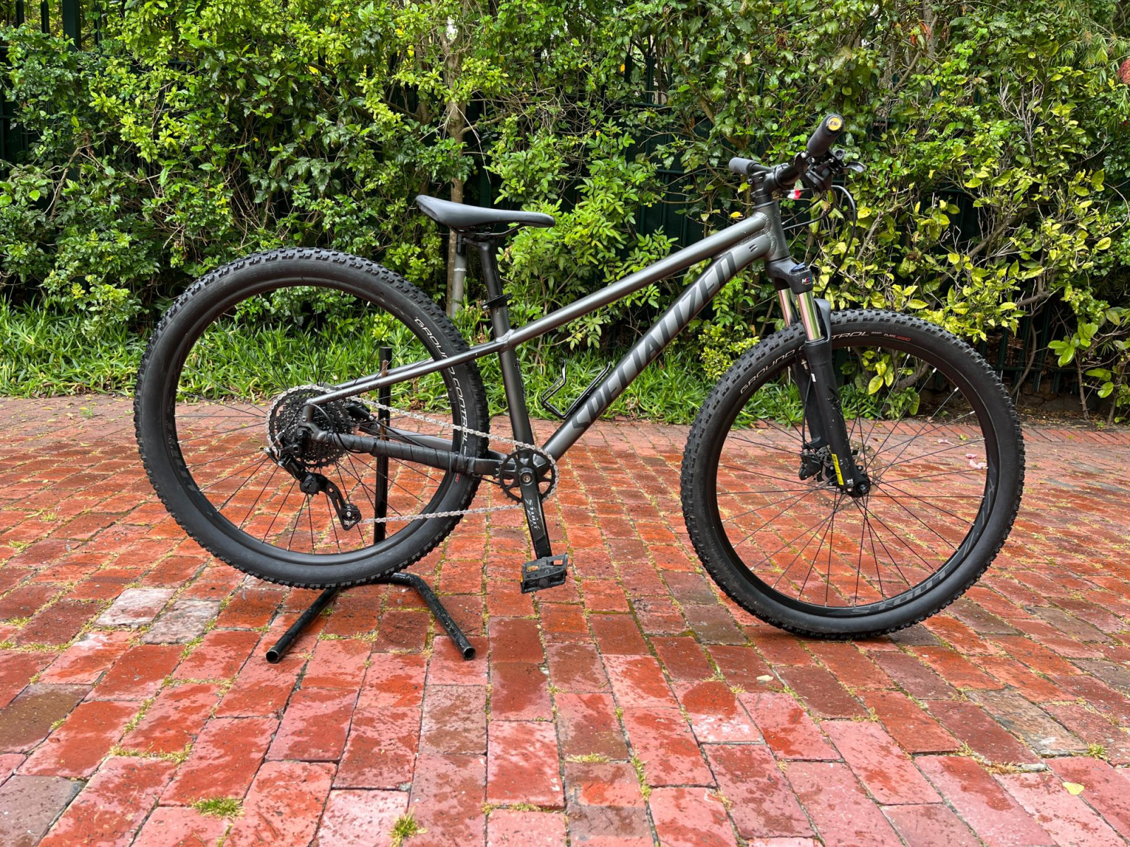 Specialized Rockhopper Comp (2021 model) Hardtail Mountain Bikes