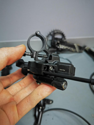 Bontrager Droplock Lever | Mountain Bike Forks | Bike Hub