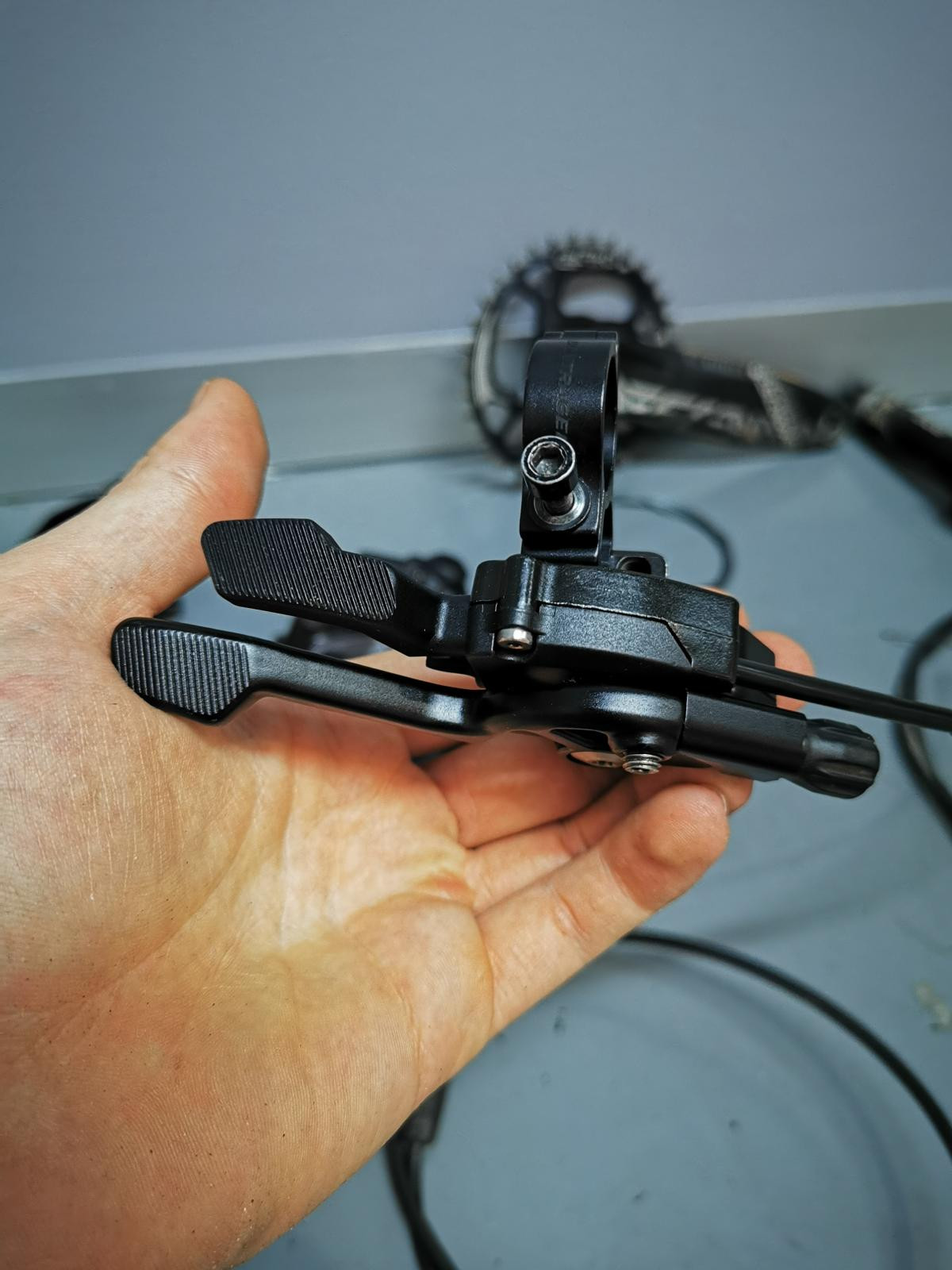 Bontrager Droplock Lever | Mountain Bike Forks | Bike Hub