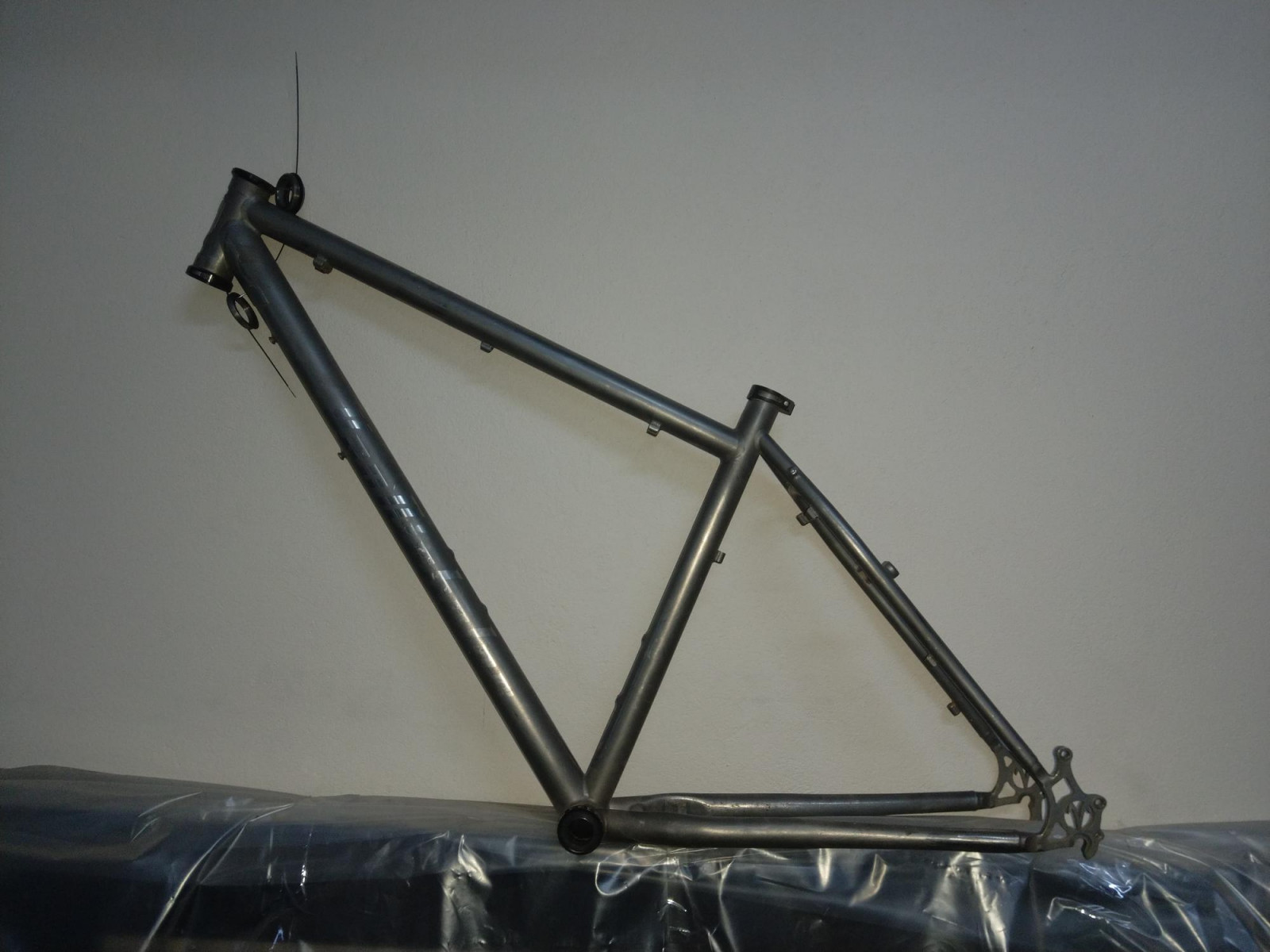 van Nicholas Titanium Bike Hub