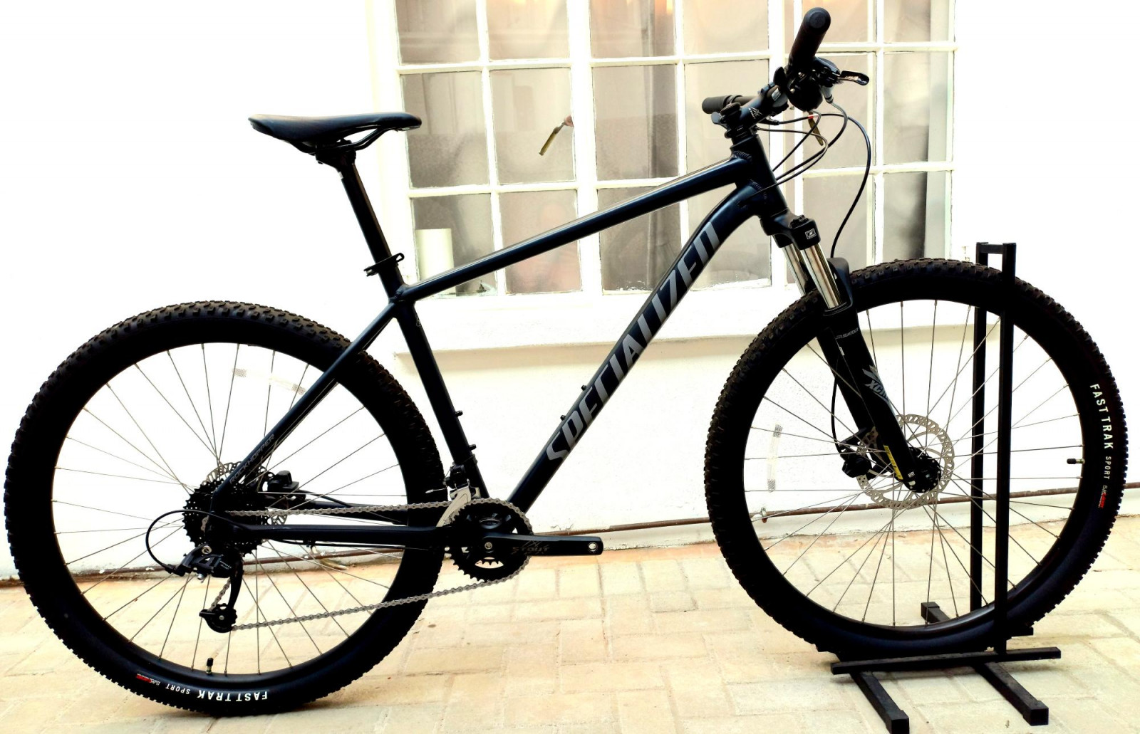 2022 Specialized Rockhopper 29er (XL) Hardtail Mountain Bikes