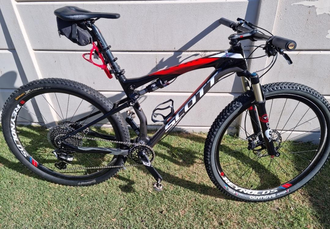 Carbon Scott Spark 910 Scott Spark 910 Full Carbon Dual Suspension